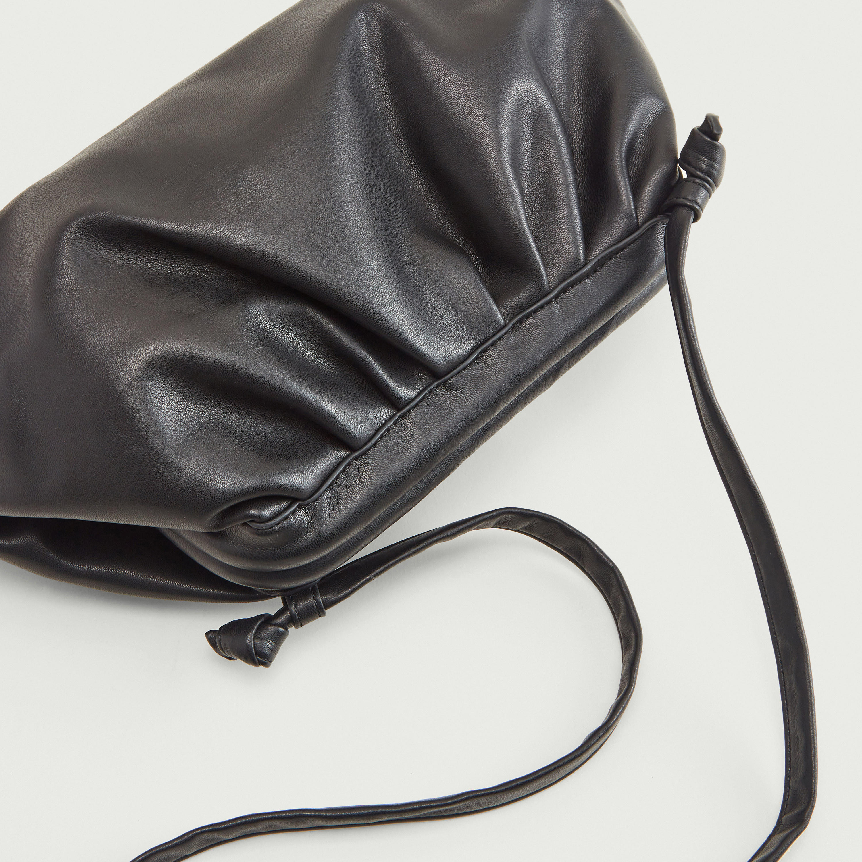 شنطة كتف سادة بقفل ميتاليك-women-bagsandwallets-handbags-image-3