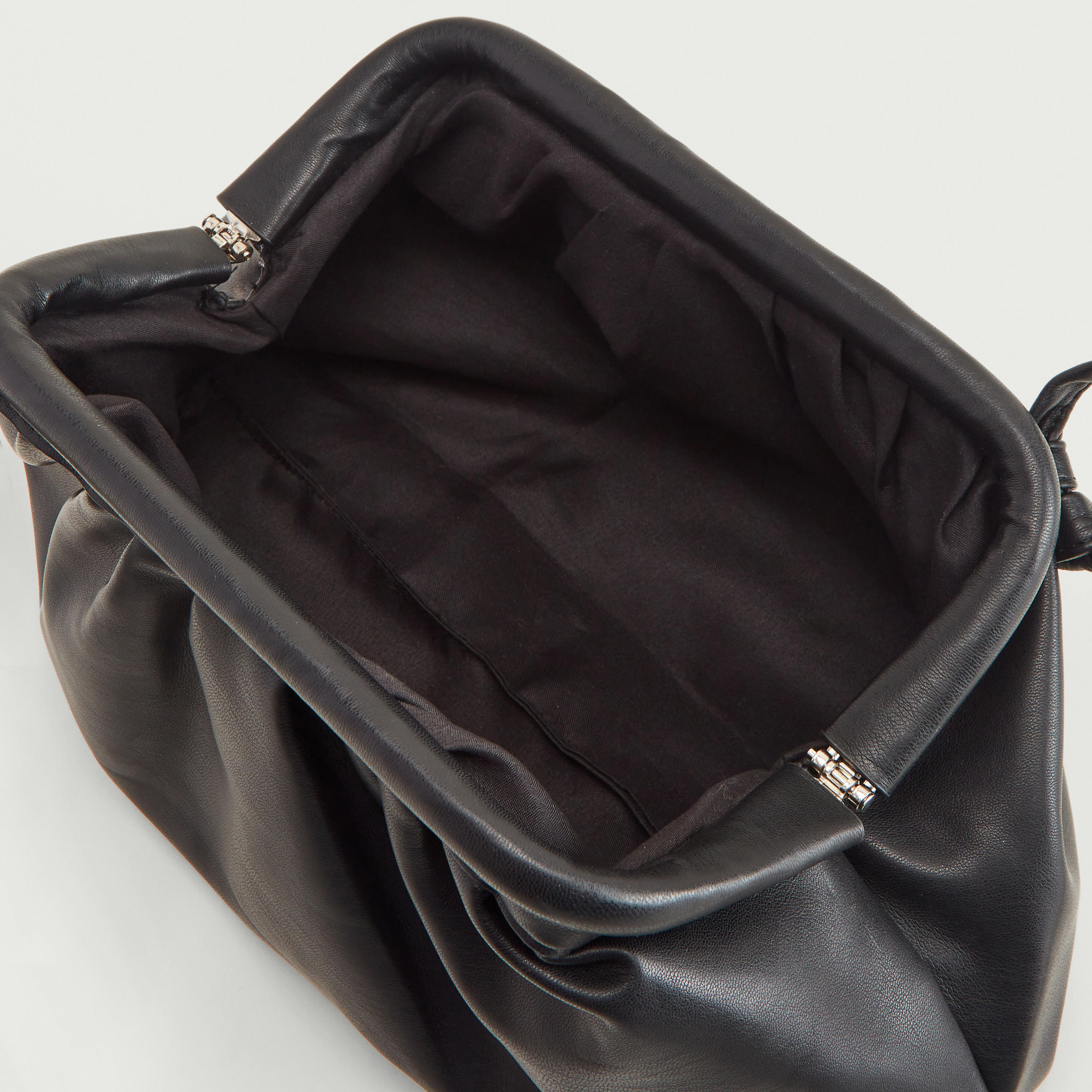 شنطة كتف سادة بقفل ميتاليك-women-bagsandwallets-handbags-image-1