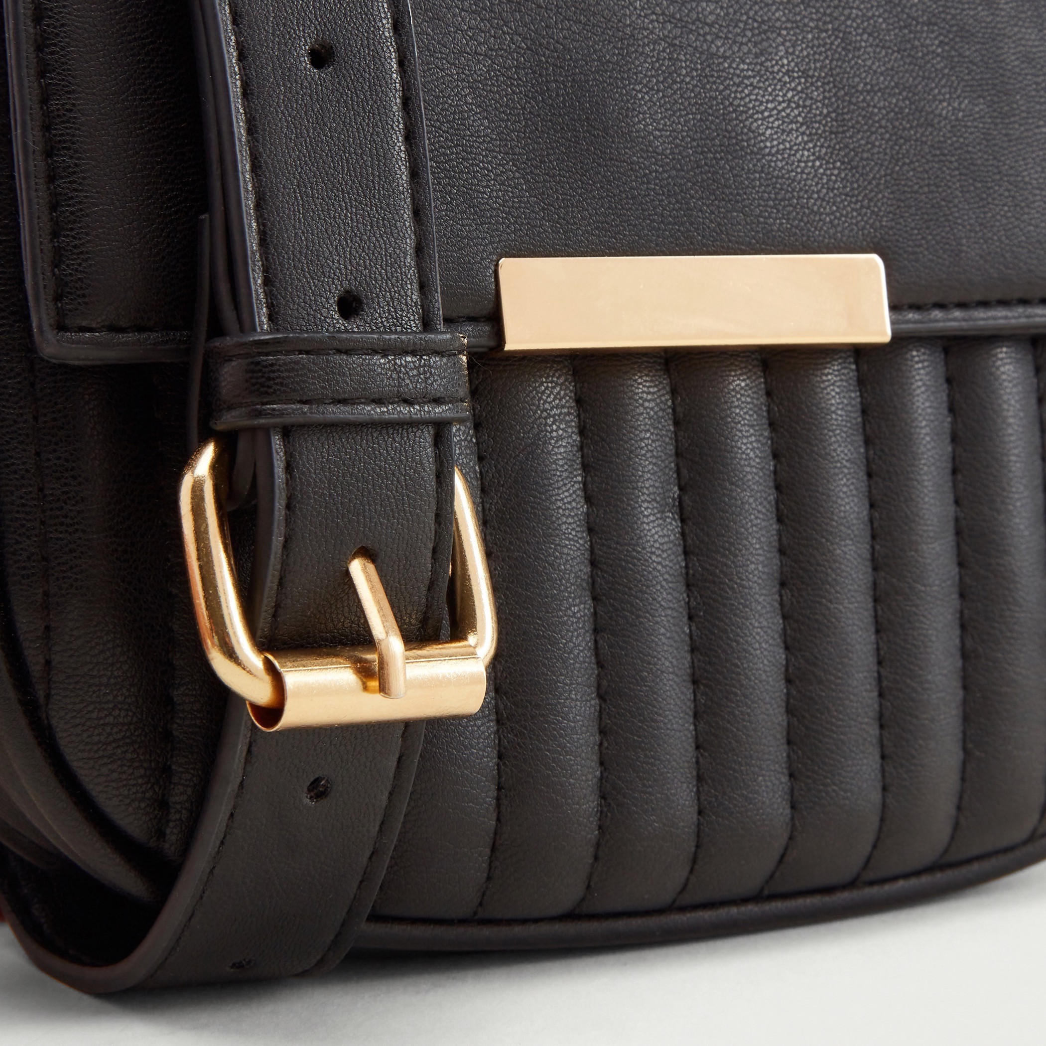 شنطة خصر بارزة الملمس بحزام قابل للتعديل وزر مغناطيسي للإغلاق-women-clothingaccessories-belts-image-1