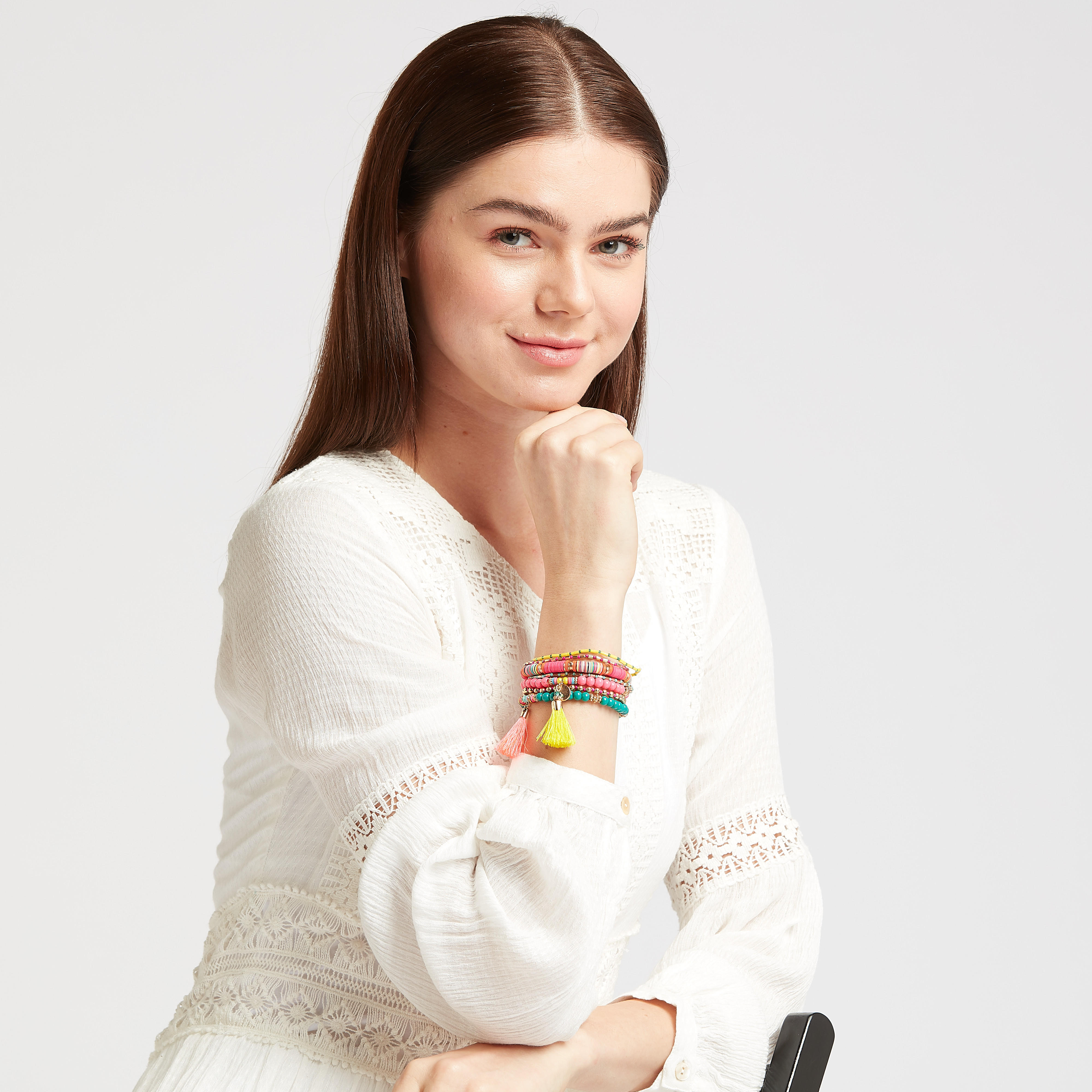 أساور مزيّنة بالخرز - طقم من 7 قطع-women-watchesandjewellery-jewellery-banglesandbracelets-image-1