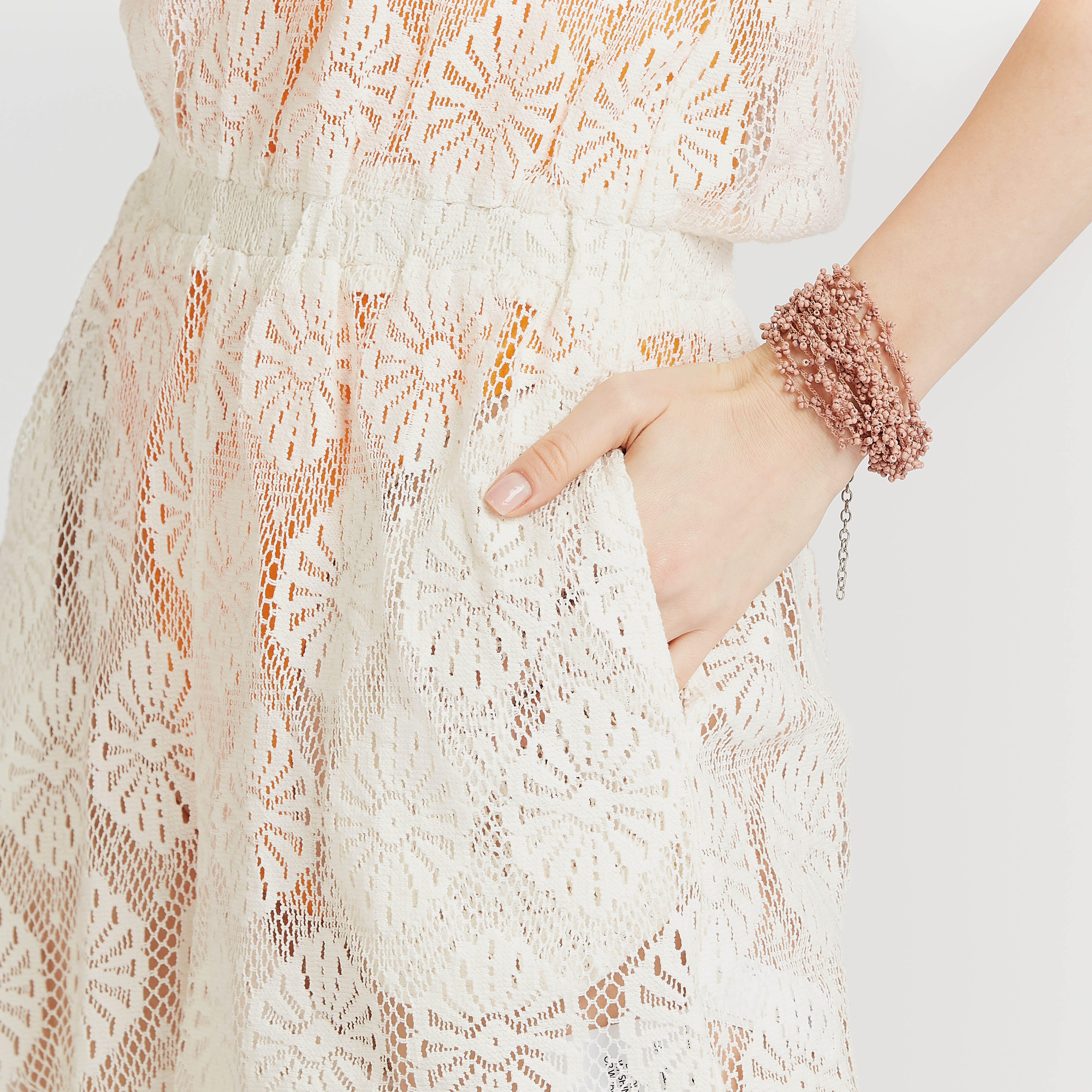 سوار مزين بالخرز بمشبك إغلاق-women-watchesandjewellery-jewellery-banglesandbracelets-image-2
