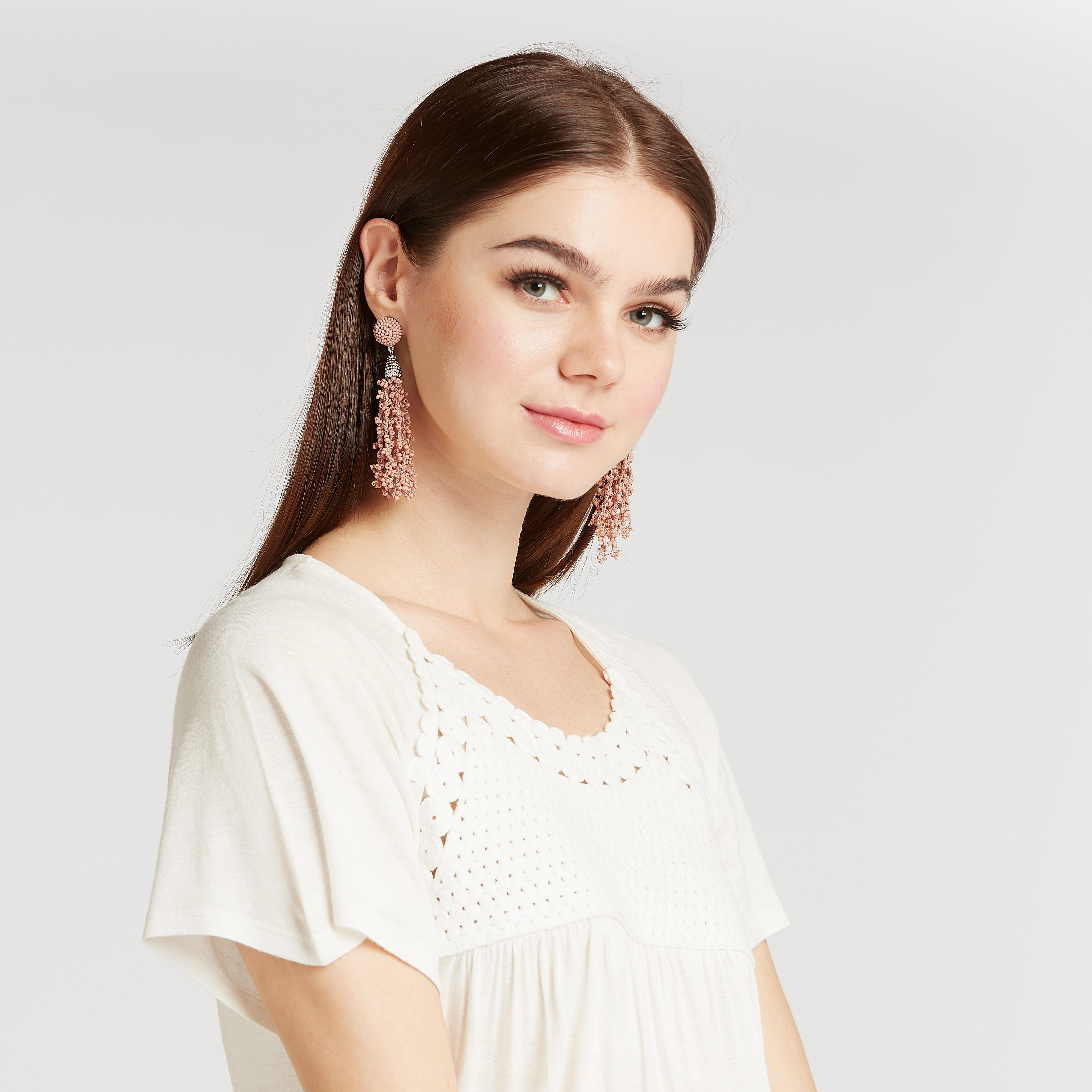 حلقان متدليّة مزينة بالخرز بمكبس إغلاق خلفي-women-watchesandjewellery-jewellery-earrings-image-2