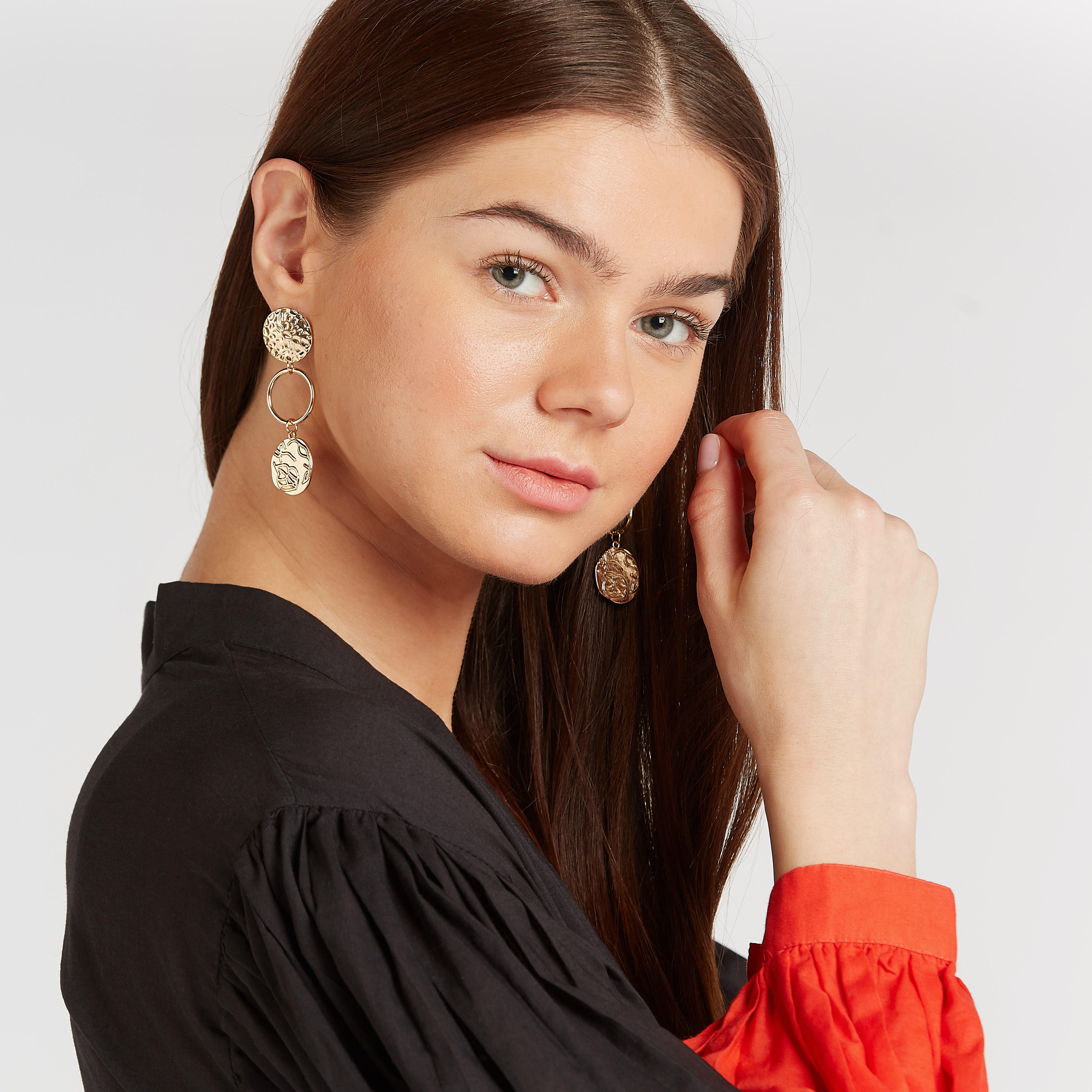 حلق متدلي مزيّن بمكبس إغلاق خلفي-women-watchesandjewellery-jewellery-earrings-image-3