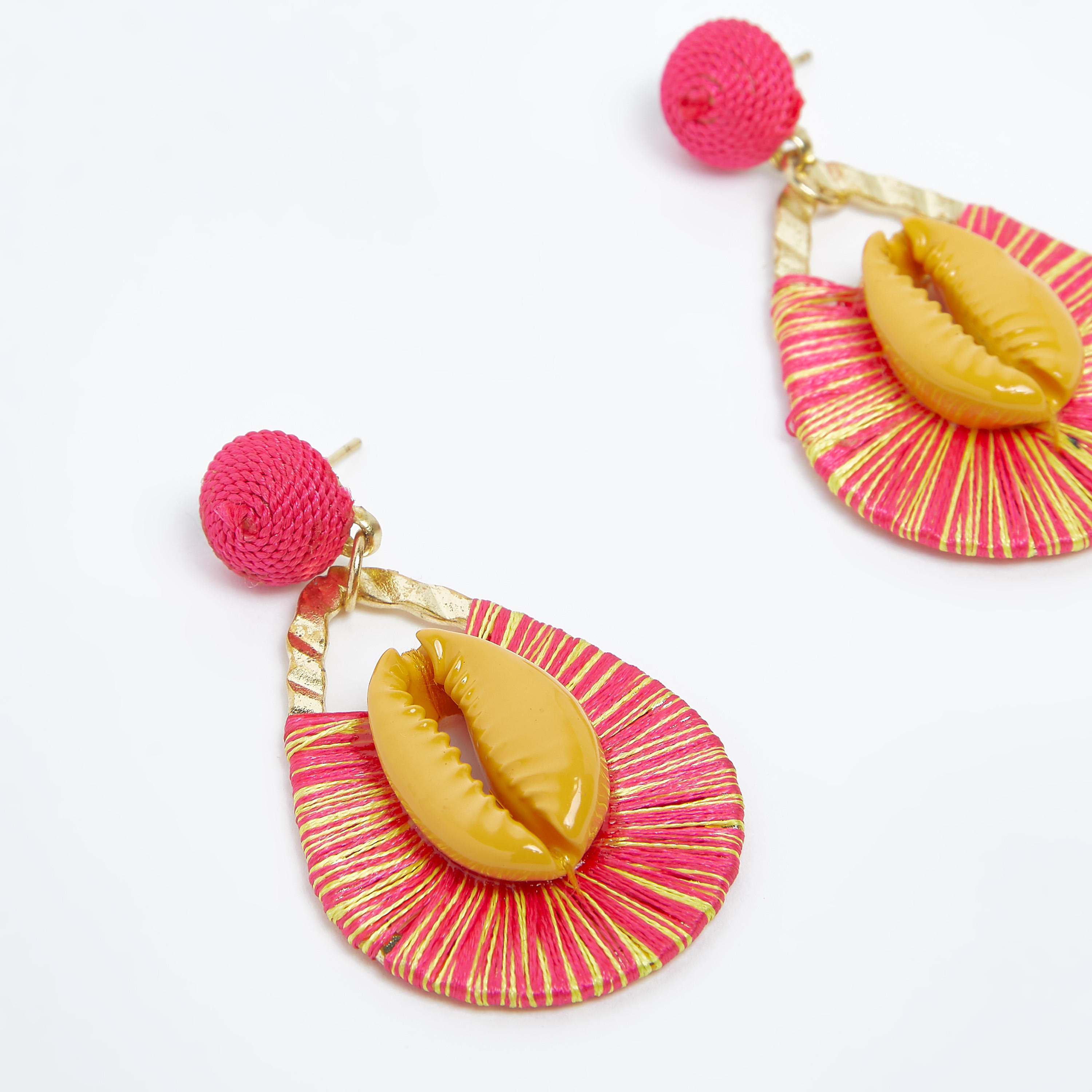 حلق مزخرف متدلي بمكبس إغلاق-women-watchesandjewellery-jewellery-earrings-image-2