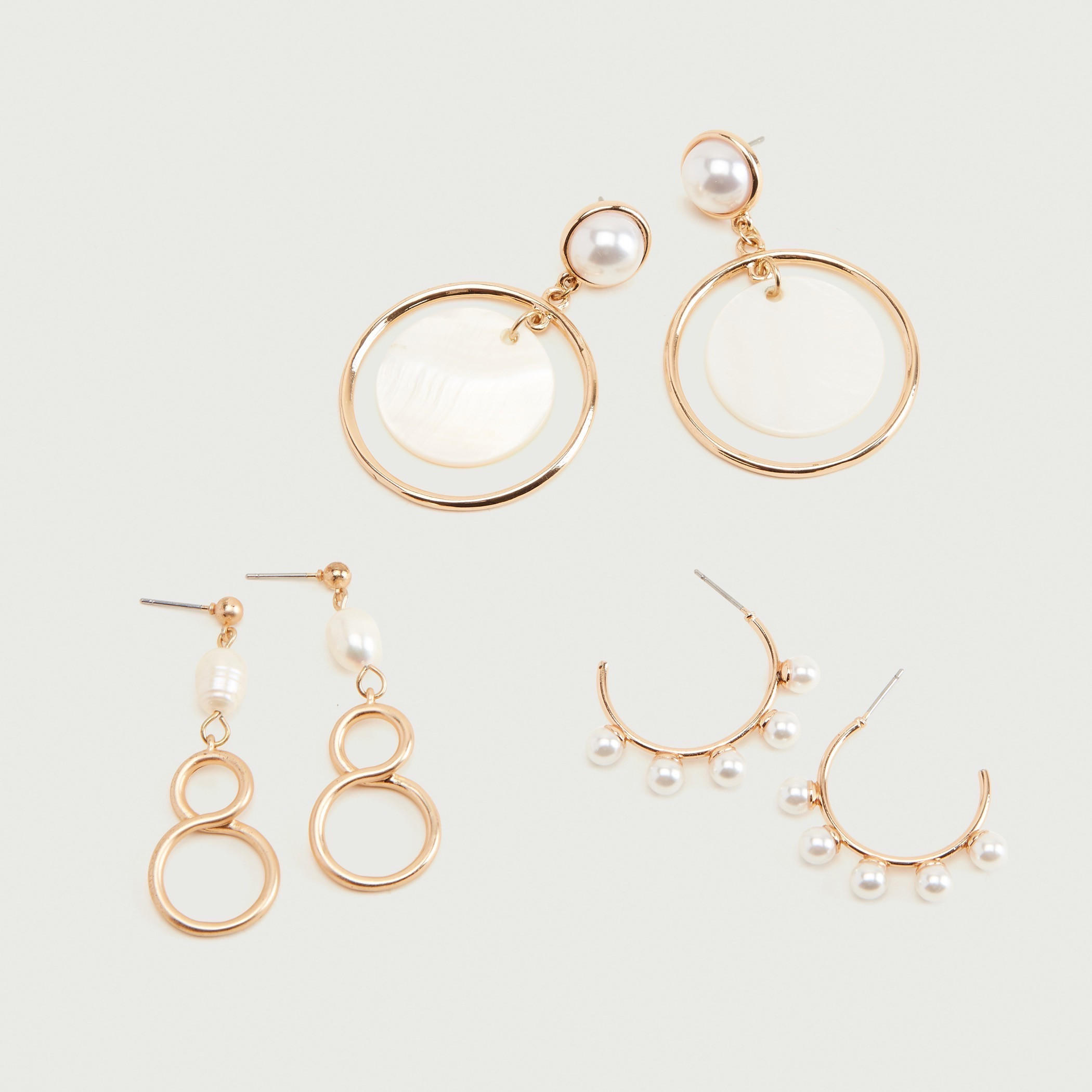 حلقان متدلية بتفاصيل لؤلؤ و مكبس إغلاق - طقم من 3 أزواج-women-watchesandjewellery-jewellery-earrings-image-1
