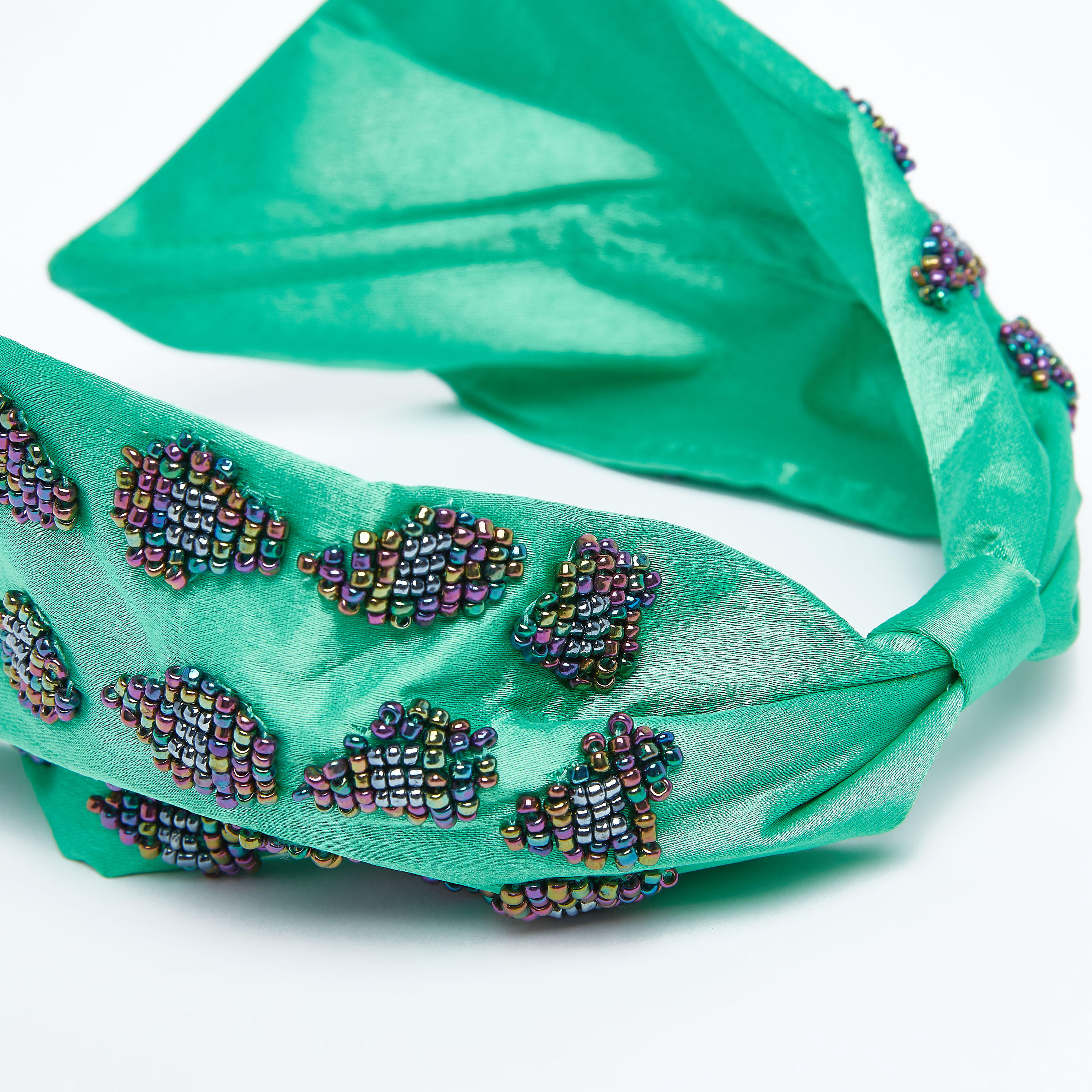 شريطة شعر بتفاصيل فيونكة وخرز-women-hairaccessories-image-2