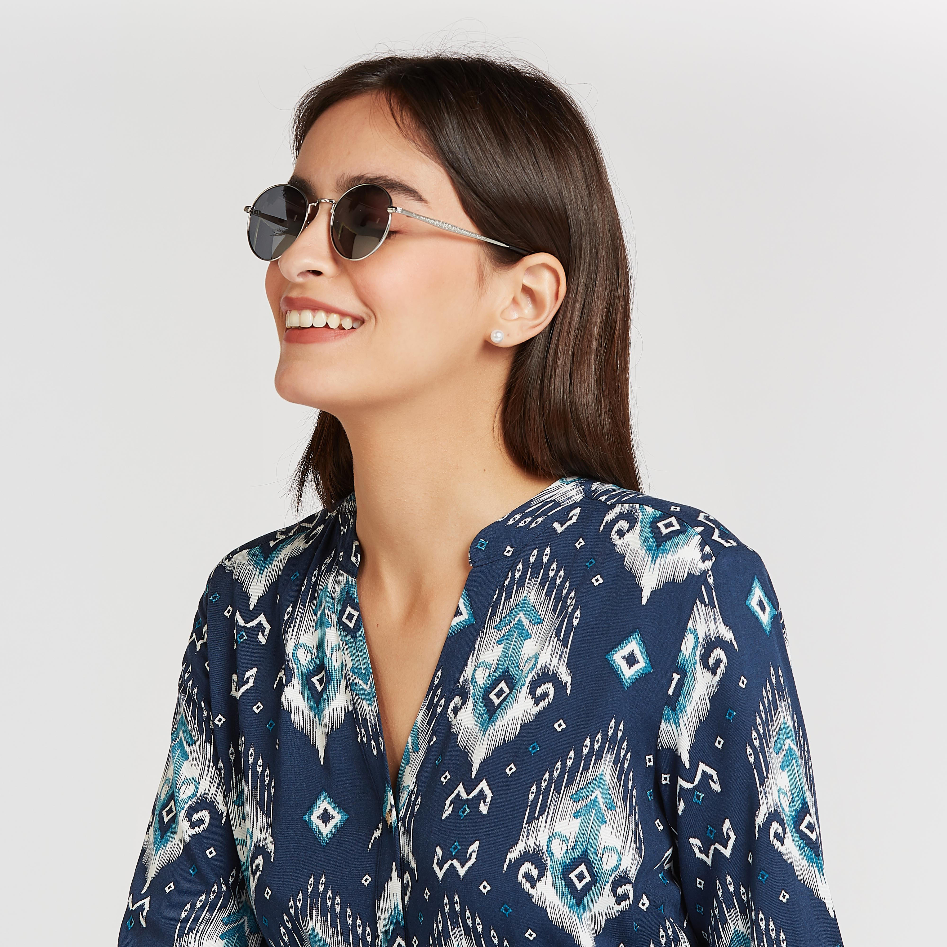 نظّارة شمسيّة بإطار كامل بيضاوي ووسادات أنف وشريط علوي-women-sunglasses-image-5