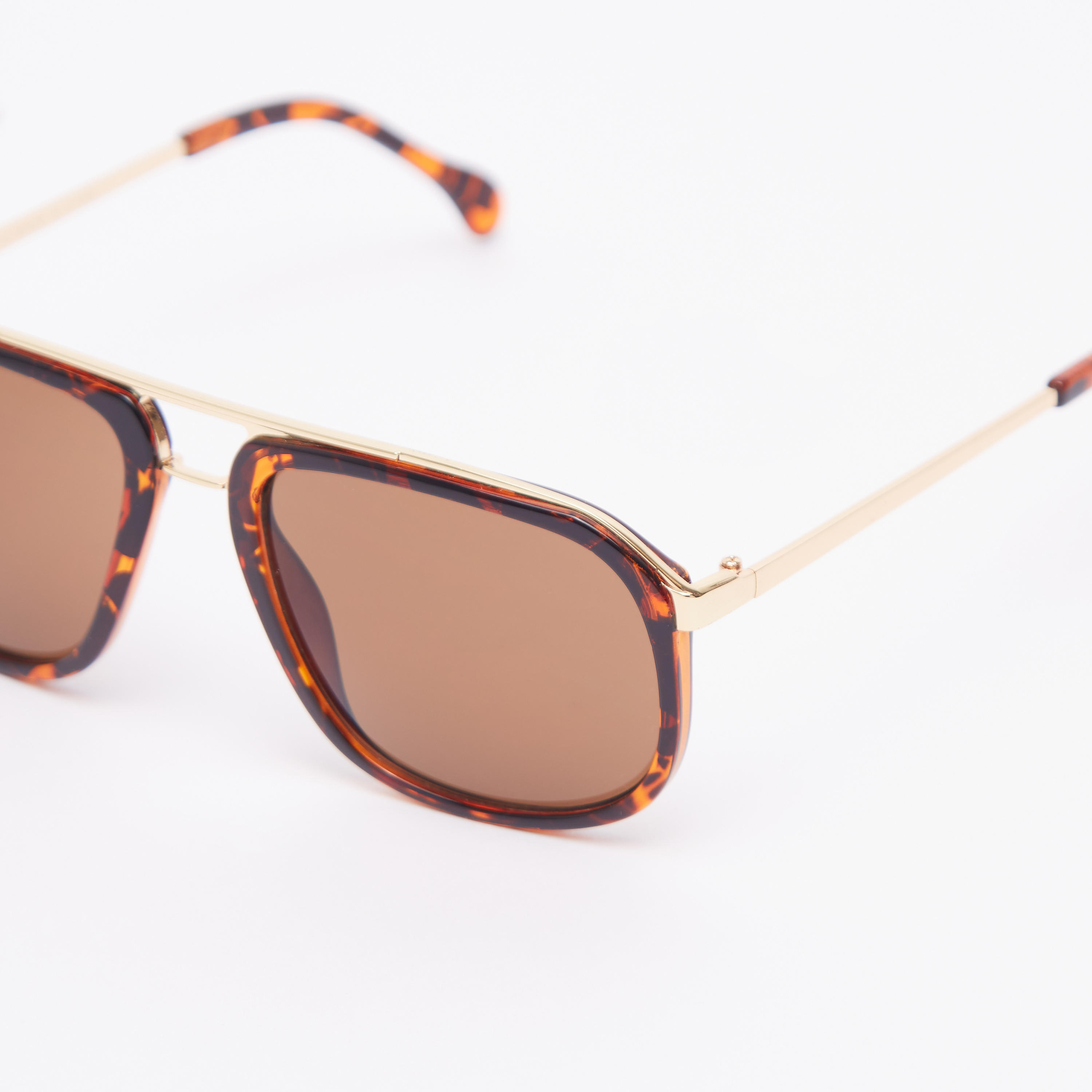 نظّارة شمسية  بإطار كامل ووسادات للأنف وشريط علوي وطبعات-women-sunglasses-image-2