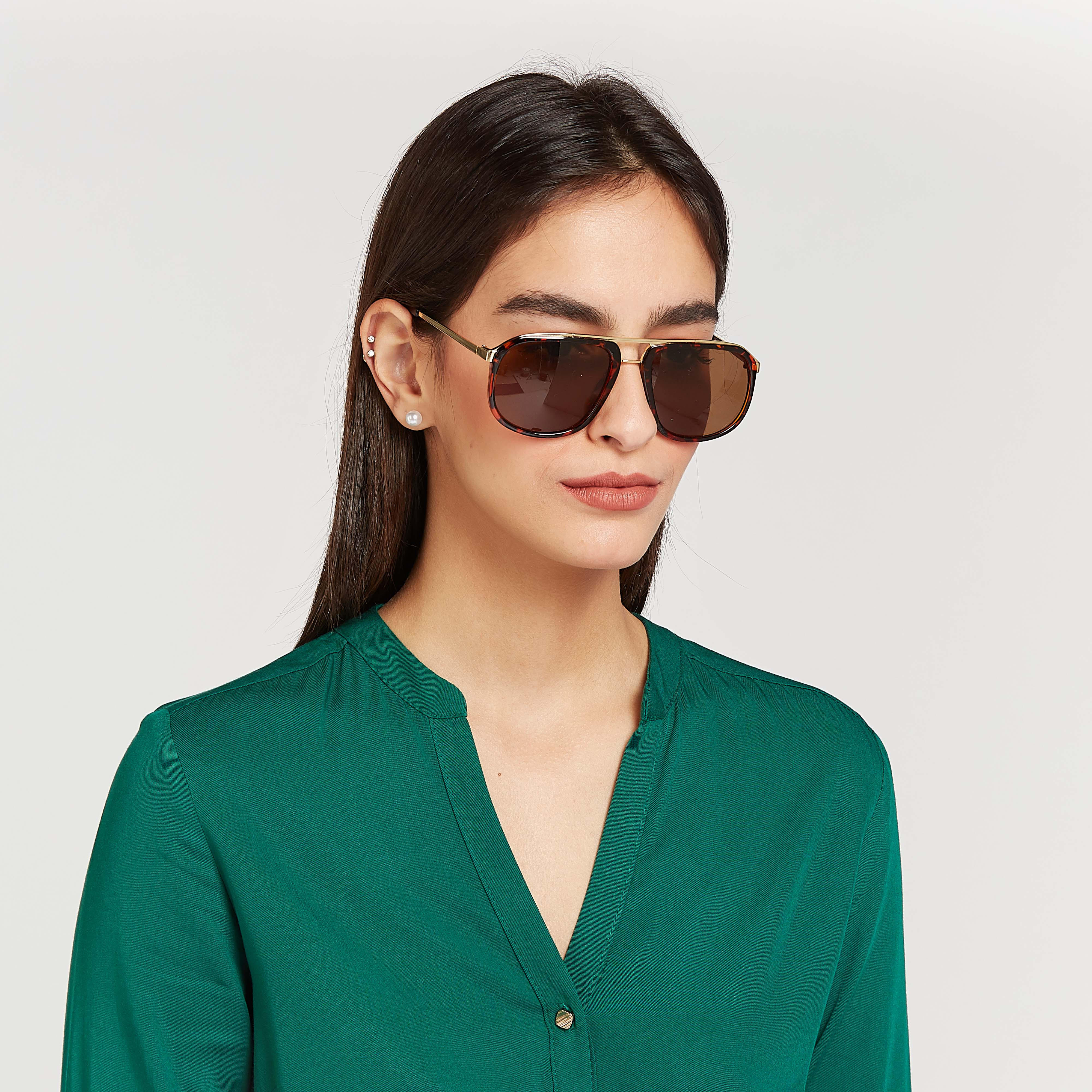 نظّارة شمسية  بإطار كامل ووسادات للأنف وشريط علوي وطبعات-women-sunglasses-image-5