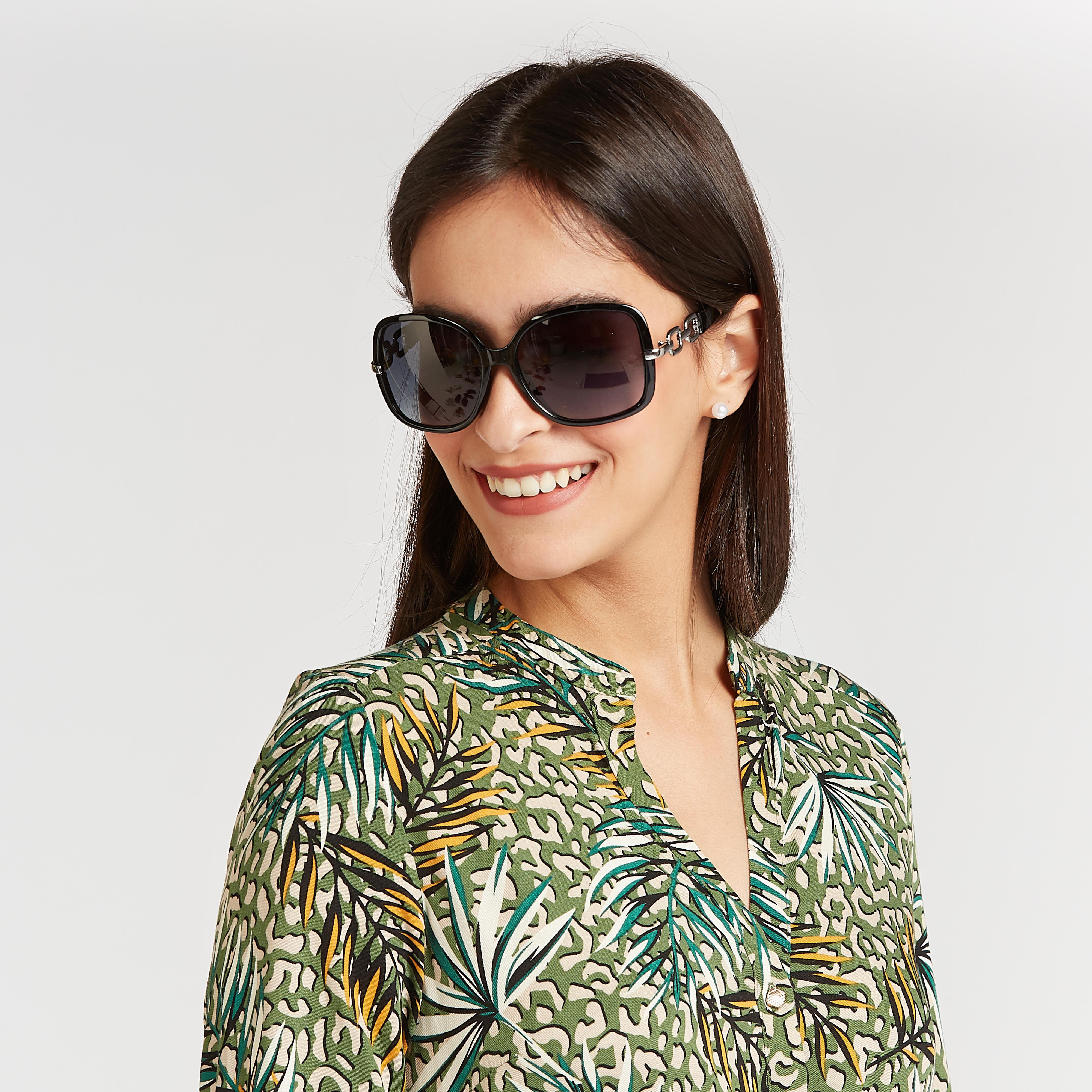 نظّارة شمسية واي فيرار بإطار كامل ووسادات أنف بتزيينات ميتاليك-women-sunglasses-image-5