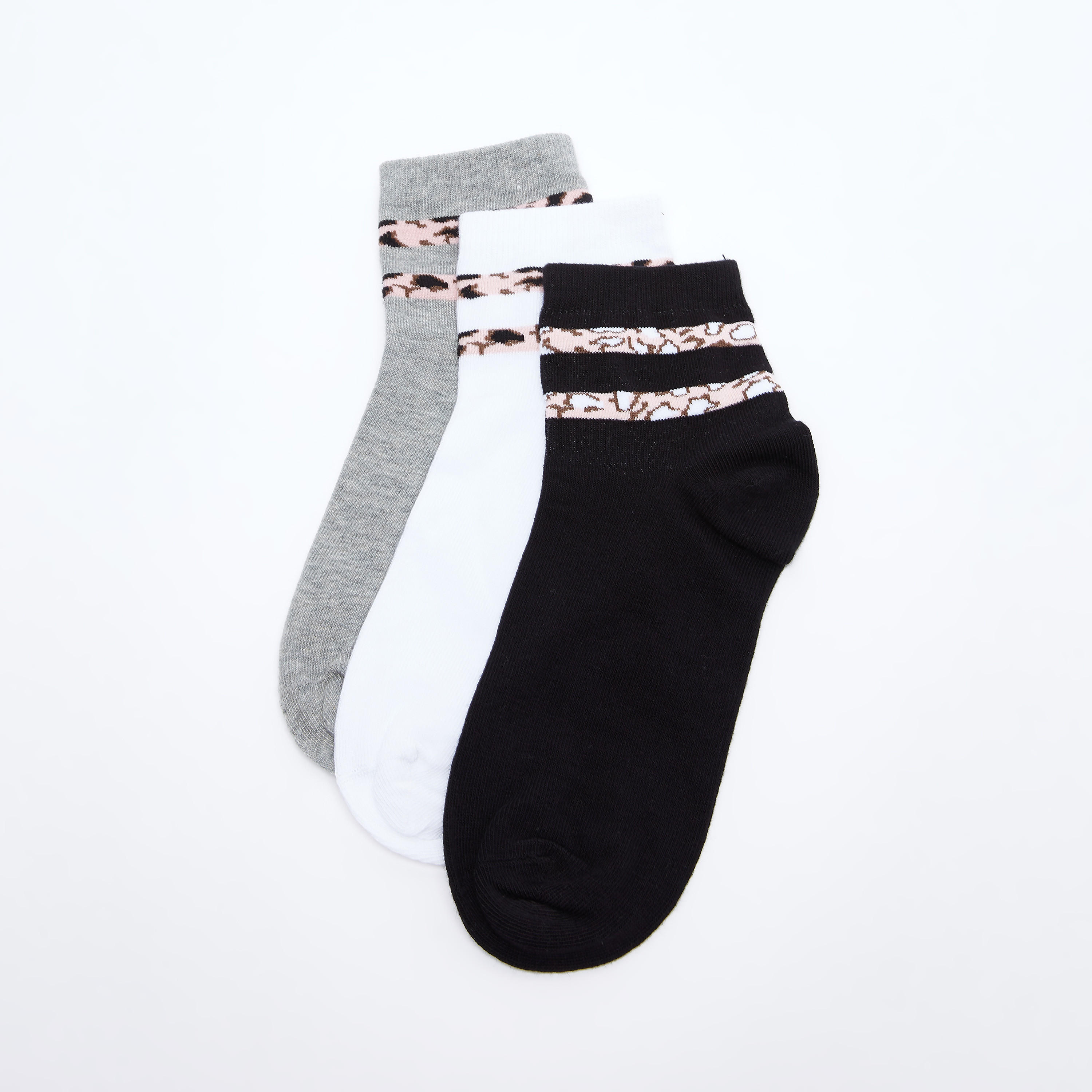 جوارب بارزة الملمس بطول الكاحل بحوّاف مطاطية - طقم من 3 أزواج-women-socksandstockings-image-1