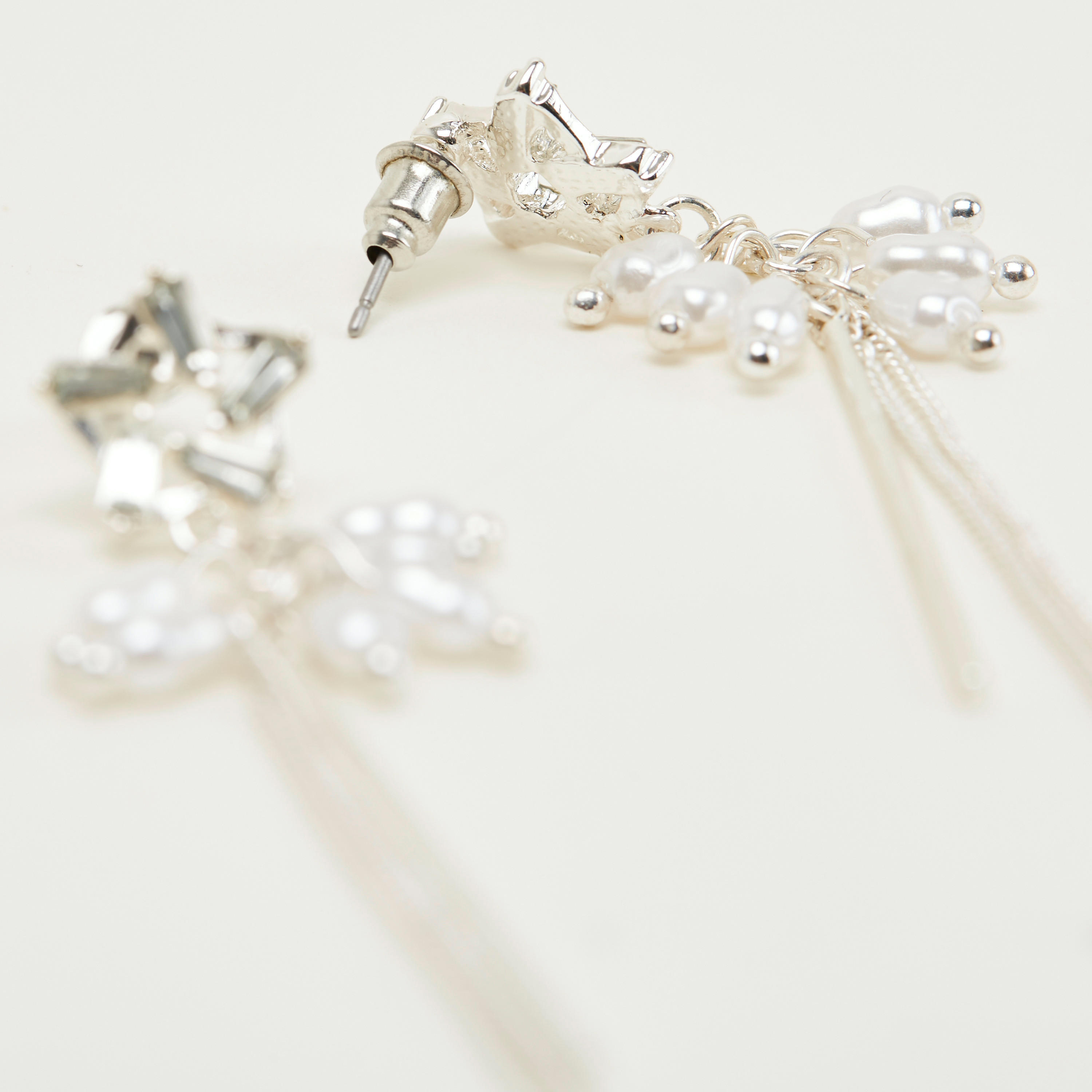حلق بدلايّة مزيّنة بمكبس إغلاق خلفي-women-watchesandjewellery-jewellery-earrings-image-1