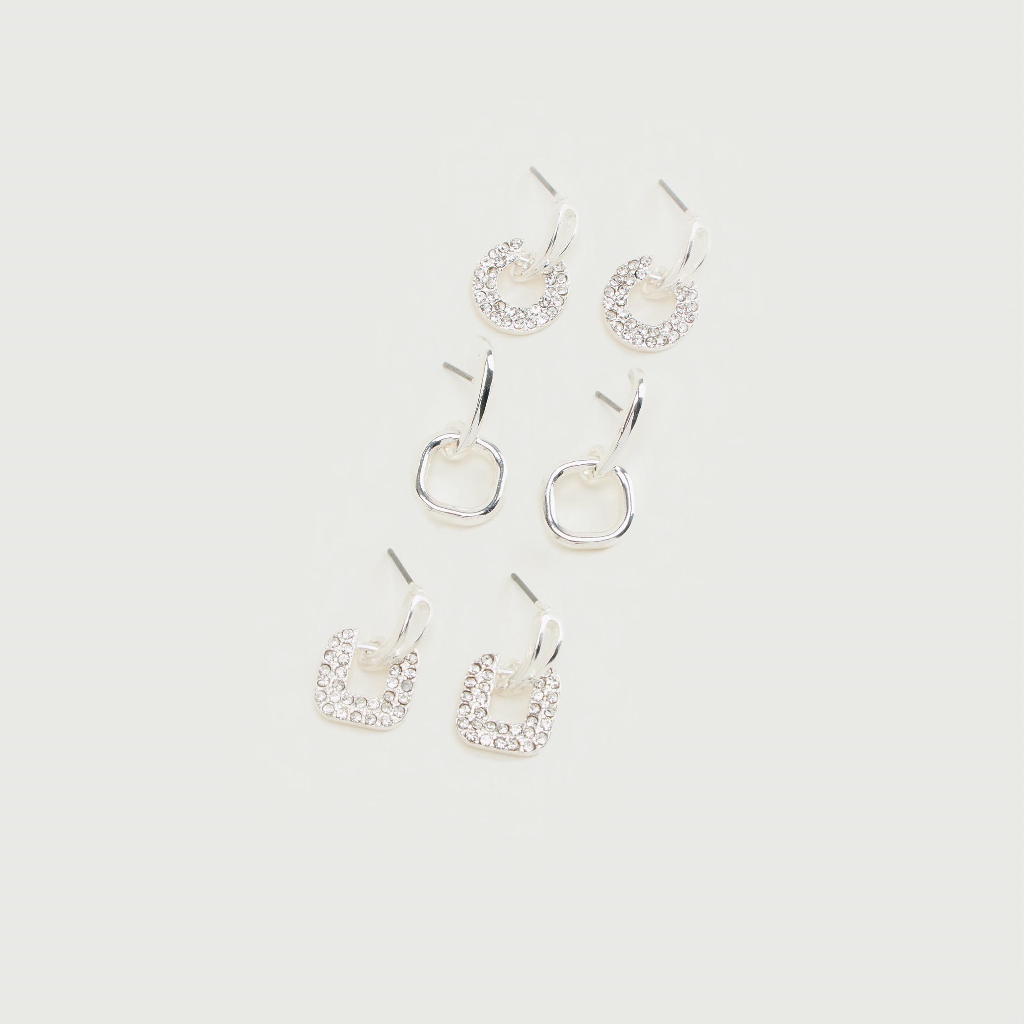 حلقان مرصّعة بتزيينات ومكبس إغلاق - طقم من 3 أزواج-women-watchesandjewellery-jewellery-earrings-image-1