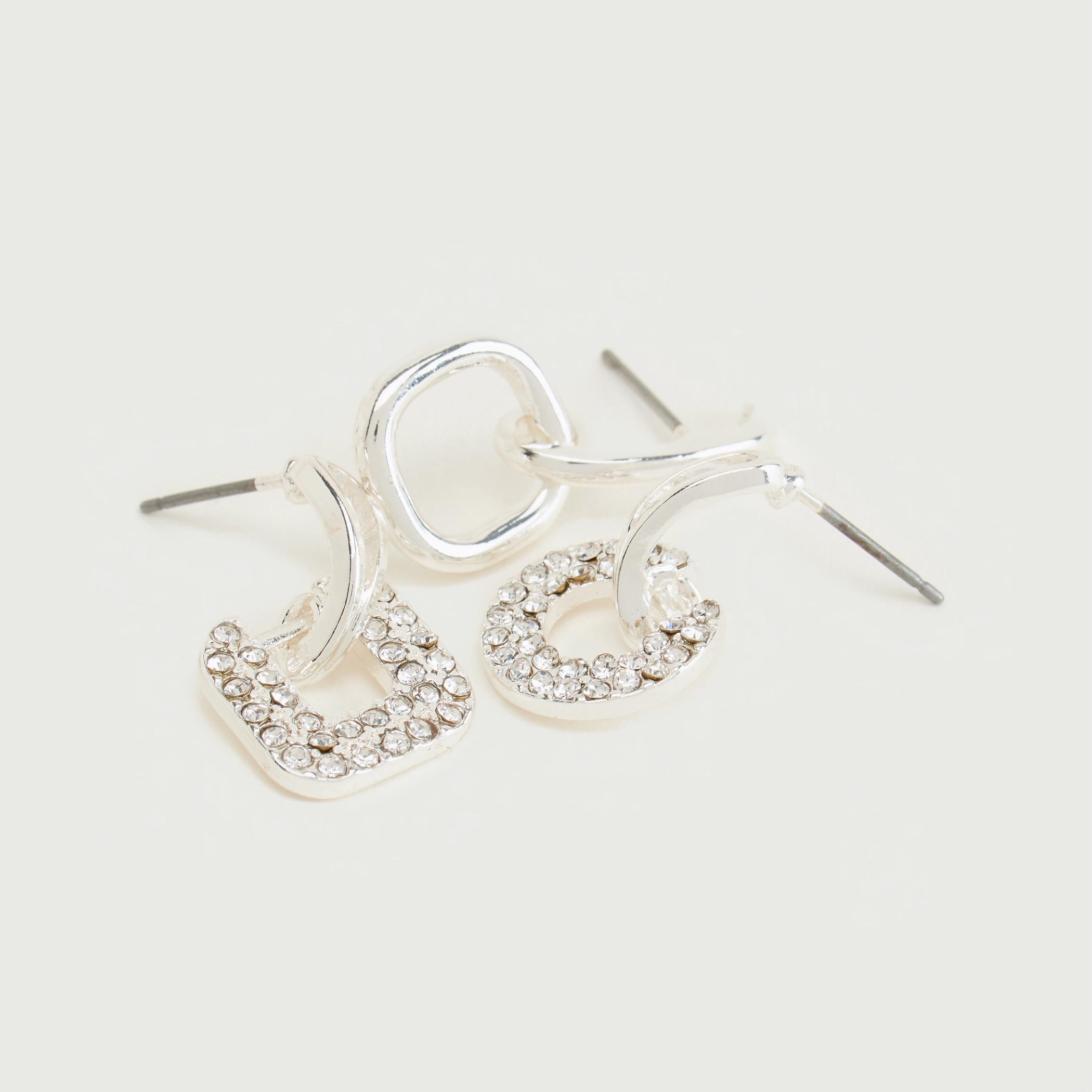 حلقان مرصّعة بتزيينات ومكبس إغلاق - طقم من 3 أزواج-women-watchesandjewellery-jewellery-earrings-image-3