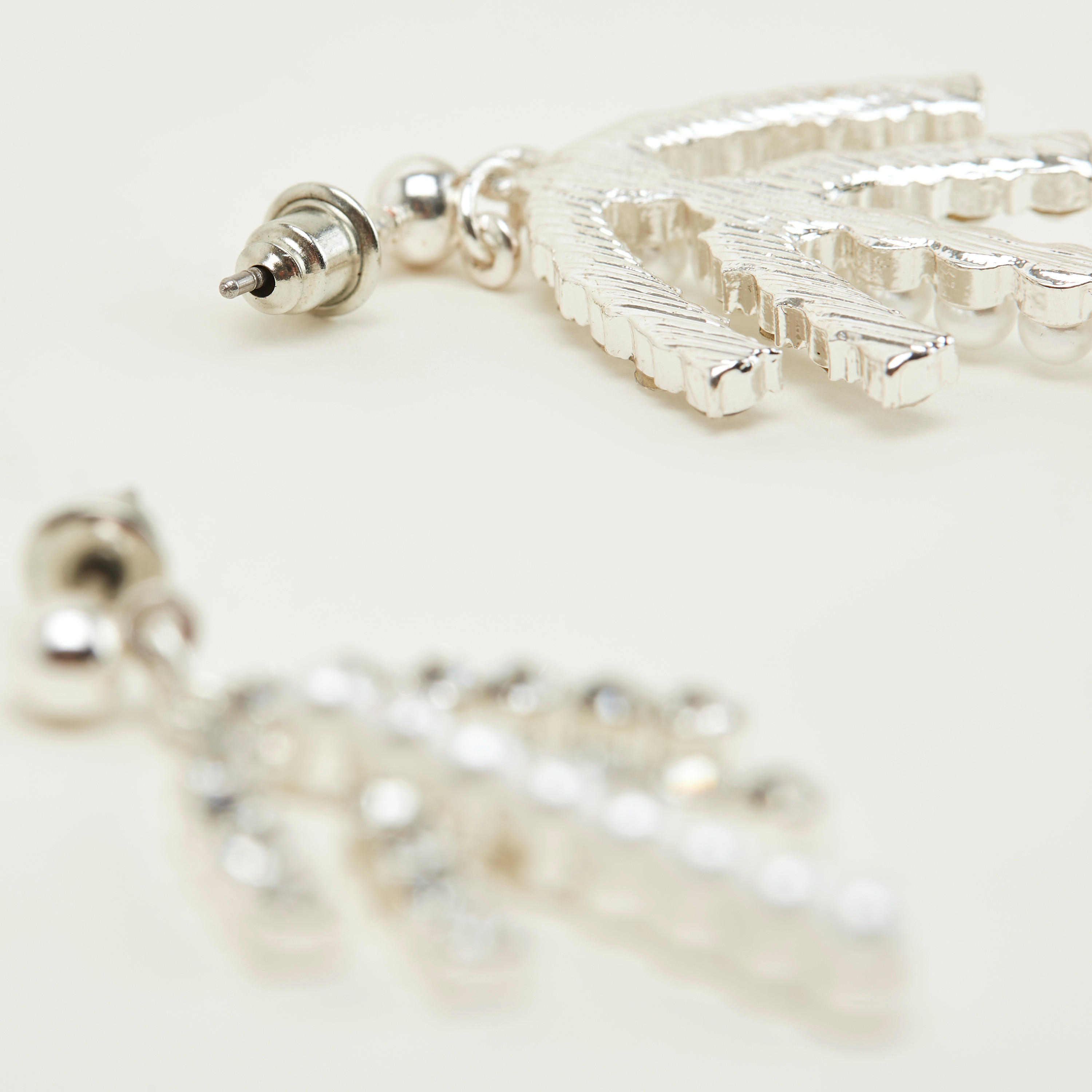 حلق بدلايّة مزيّنة بمكبس إغلاق خلفي-women-watchesandjewellery-jewellery-earrings-image-1