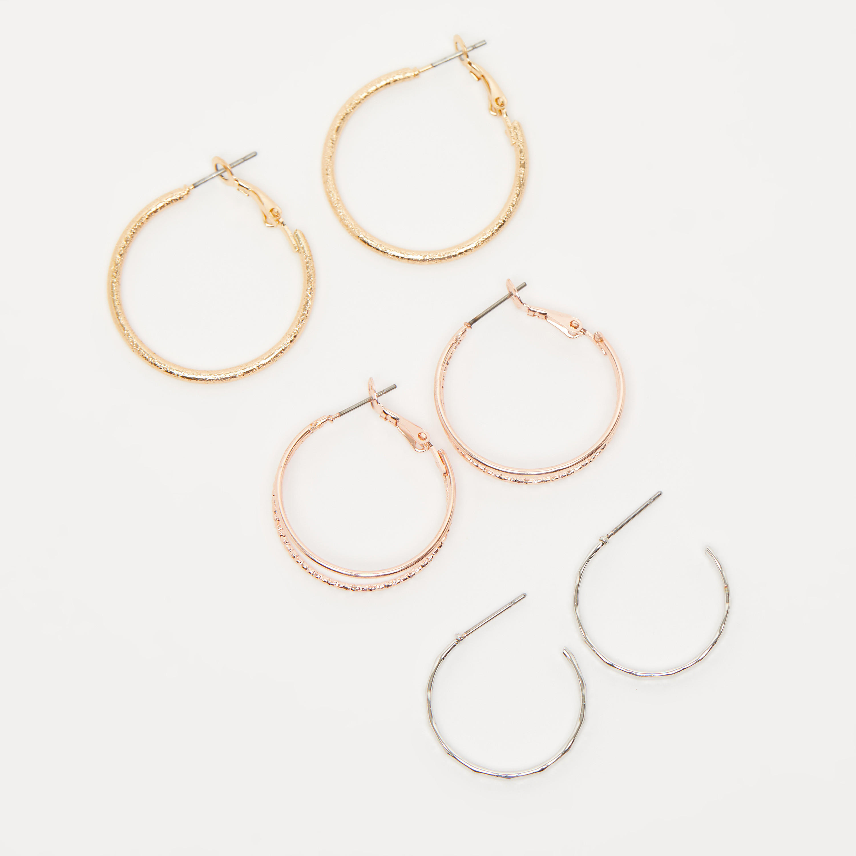 حلقان متنوعة بدلّاية وخطّاف إغلاق - طقم من 3 أزواج-women-watchesandjewellery-jewellery-earrings-image-3