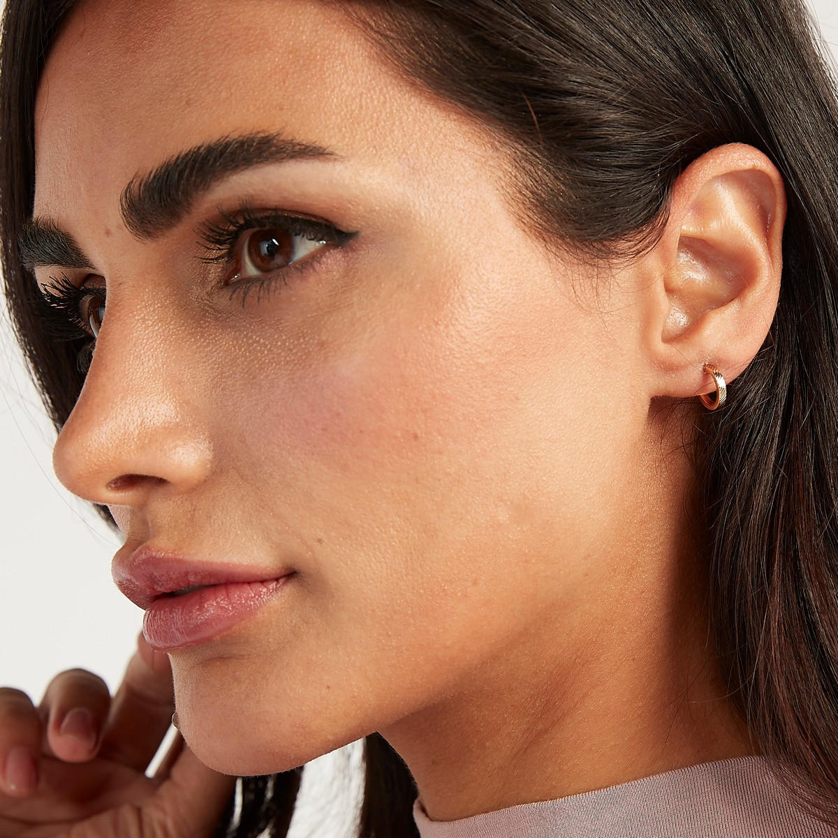 حلقان مرصّعة بتزيينات ومكبس إغلاق - طقم من 6 أزواج-women-watchesandjewellery-jewellery-earrings-image-4