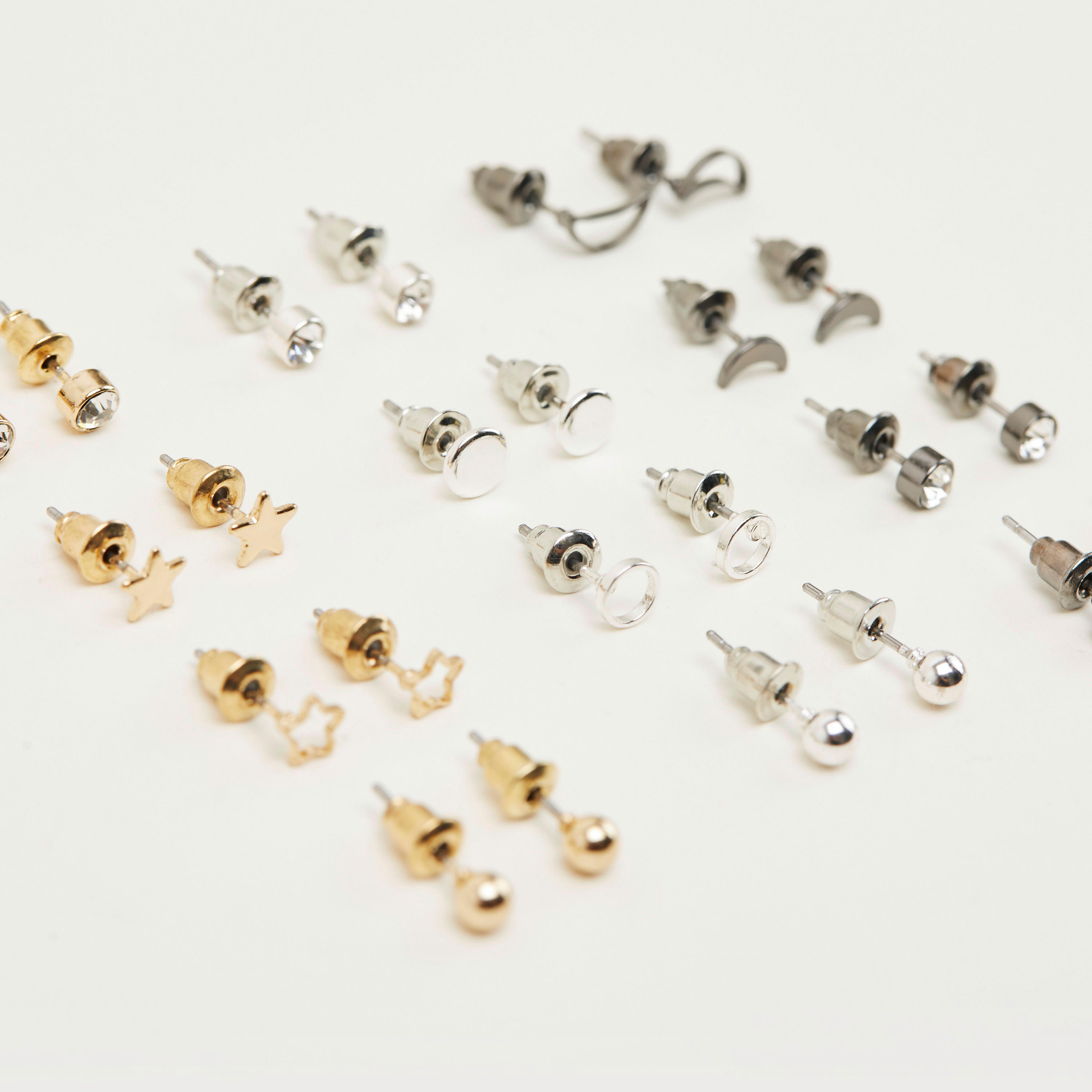 حلقان متنوعة مرصّعة بمكبس إغلاق - طقم من 12-women-watchesandjewellery-jewellery-earrings-image-1