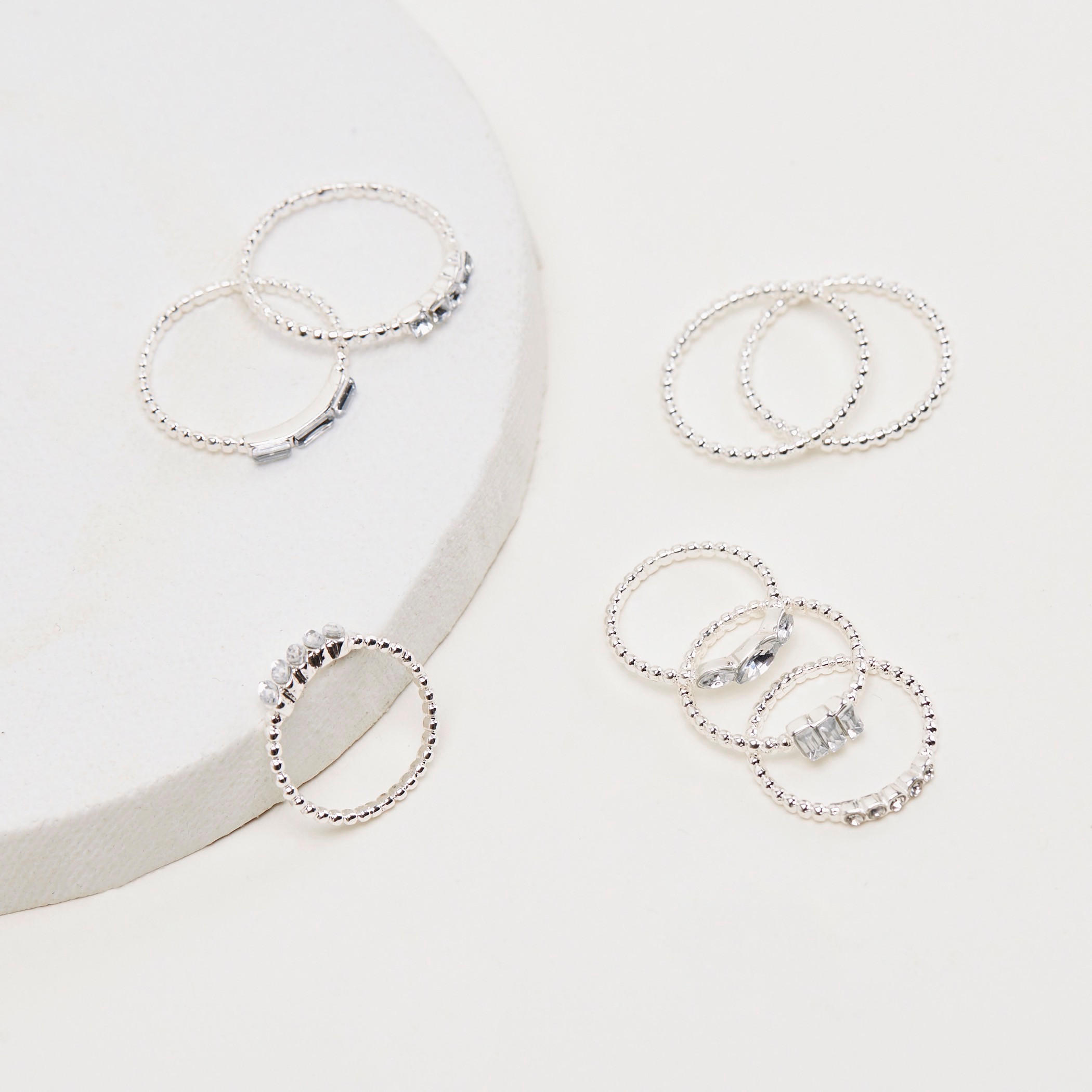 خواتم مزيّنة - طقم من 8-women-watchesandjewellery-jewellery-rings-image-1