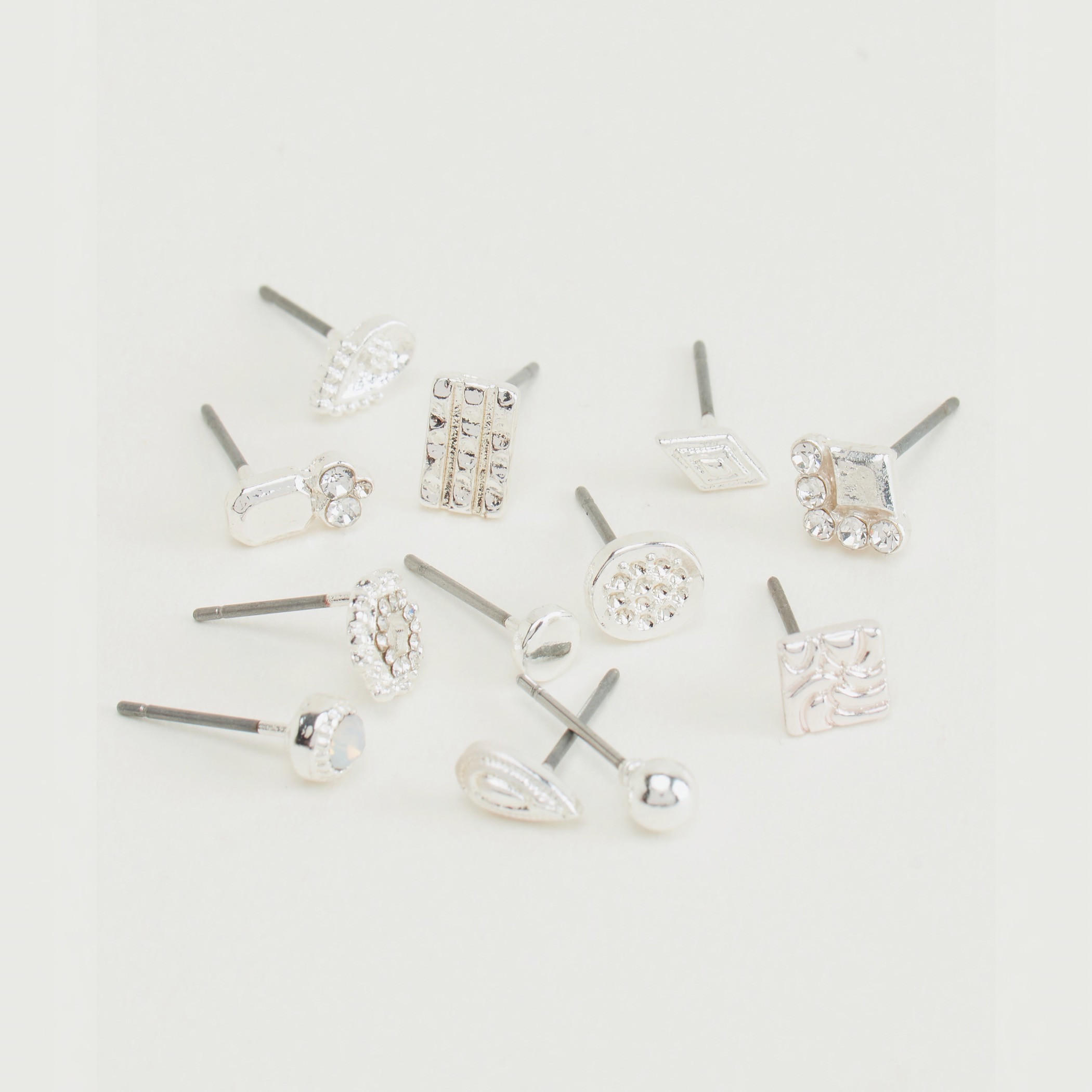 طقم حلق أزرار ميتاليك مزيّنة - 12 قطعة-women-watchesandjewellery-jewellery-earrings-image-3