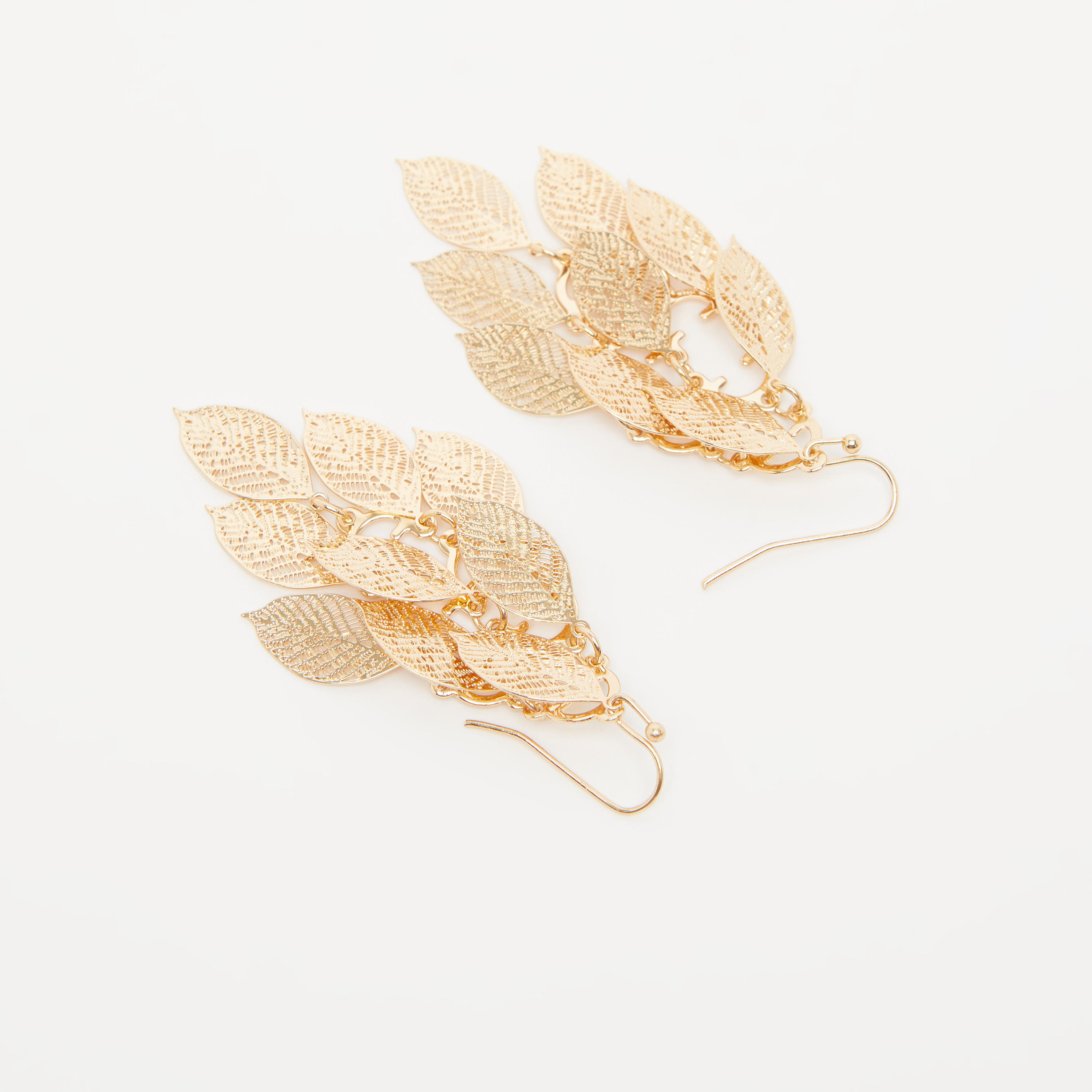 حلقان متدلية ميتاليك بتصميم ورقة بخطاف إغلاق-women-watchesandjewellery-jewellery-earrings-image-2