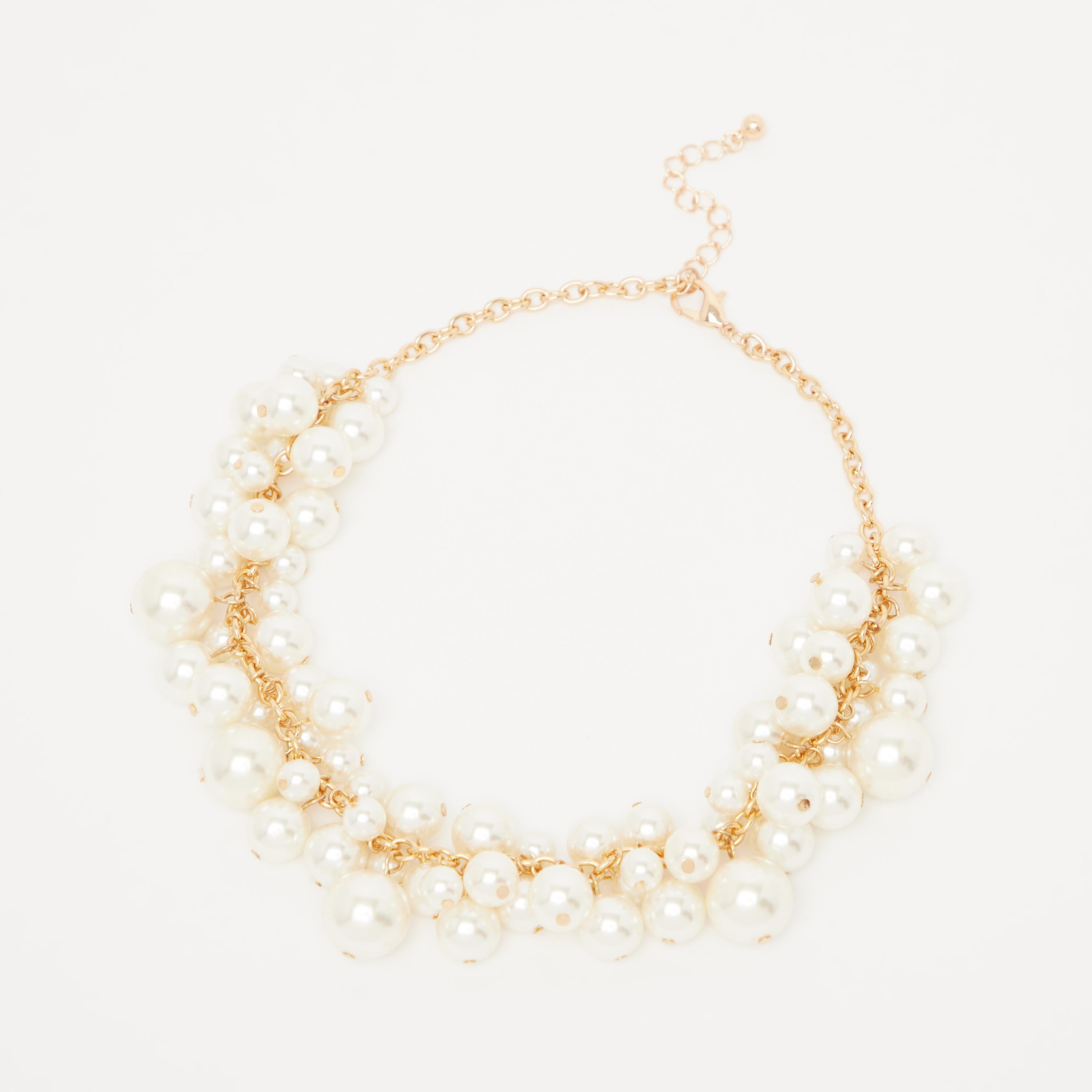 عقد بتفاصيل لؤلؤ ومشبك إغلاق-women-watchesandjewellery-jewellery-necklacesandpendants-image-1