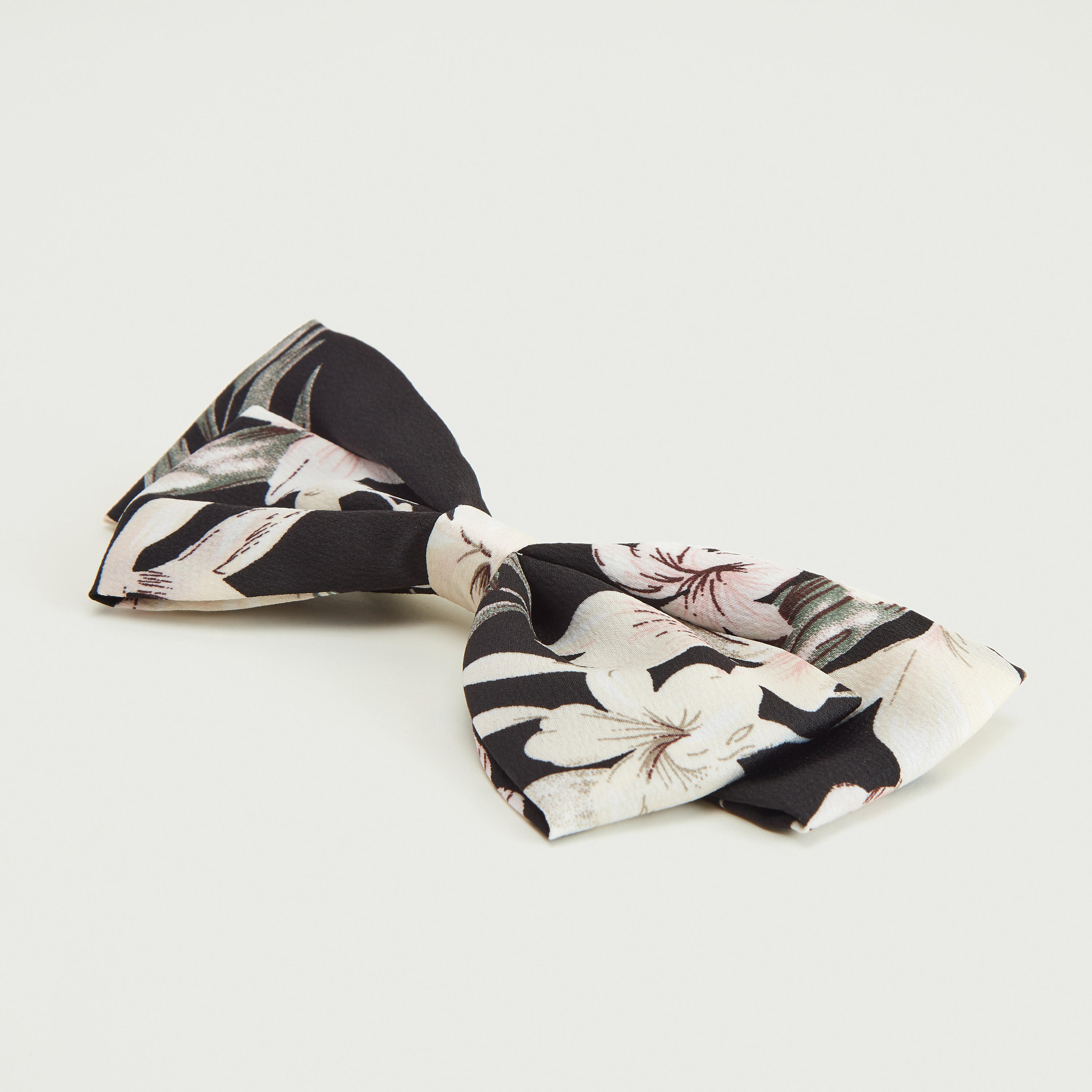 دبوس شعر بزخارف فيونكة وطبعات أزهار-women-hairaccessories-image-2