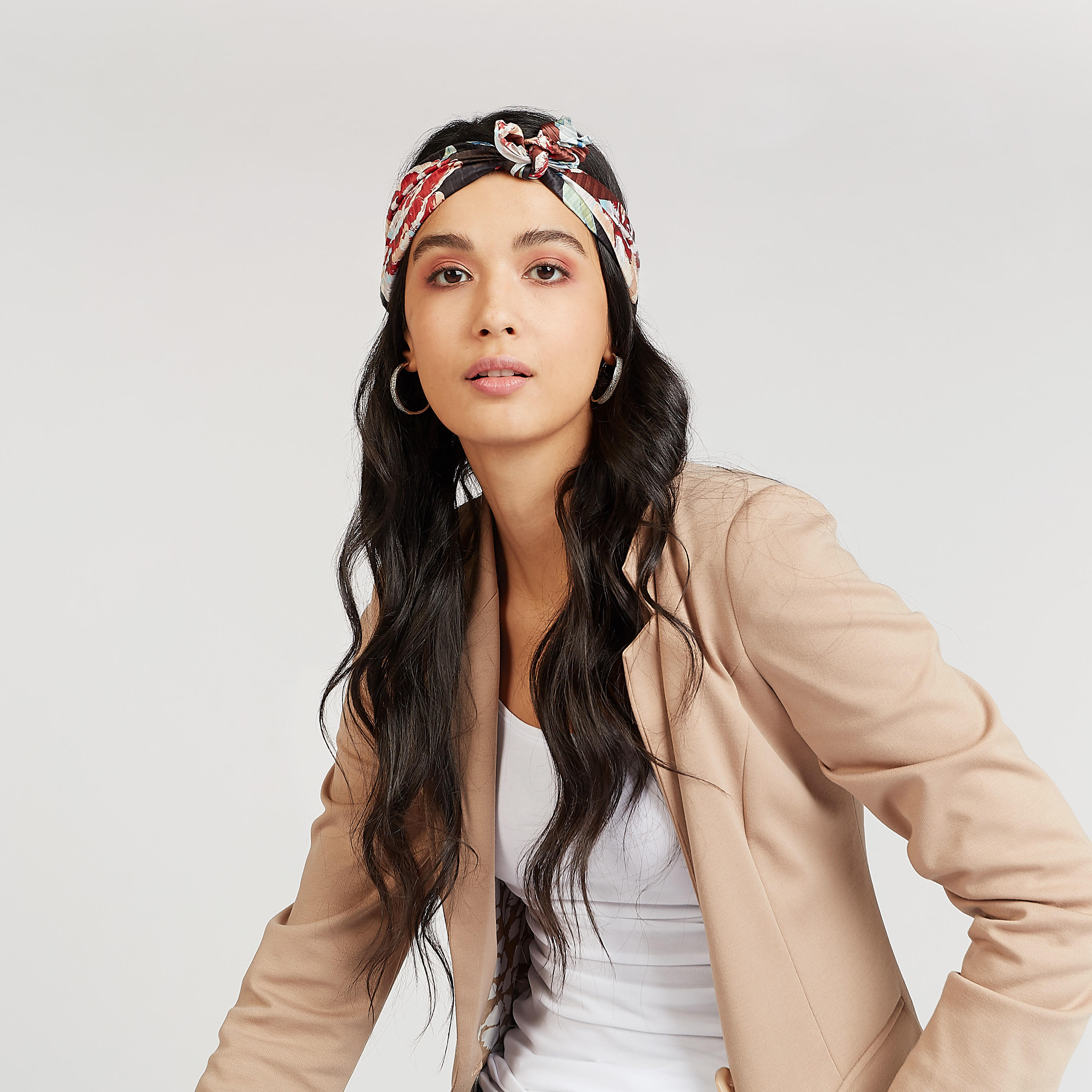 وشاح بتفاصيل طيات-women-clothingaccessories-scarves-image-2