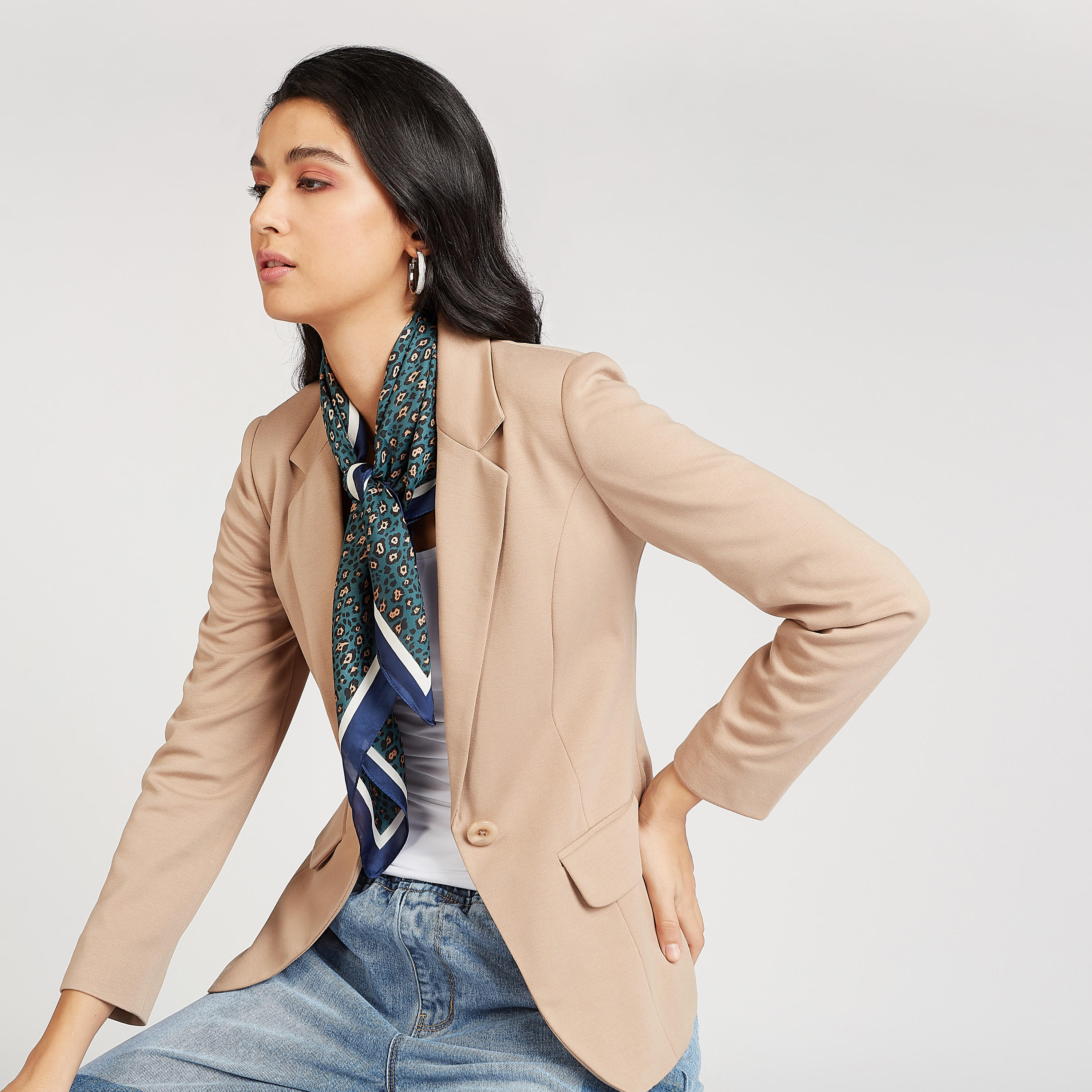 وشاح مستطيلي بطبعات-women-clothingaccessories-scarves-image-2
