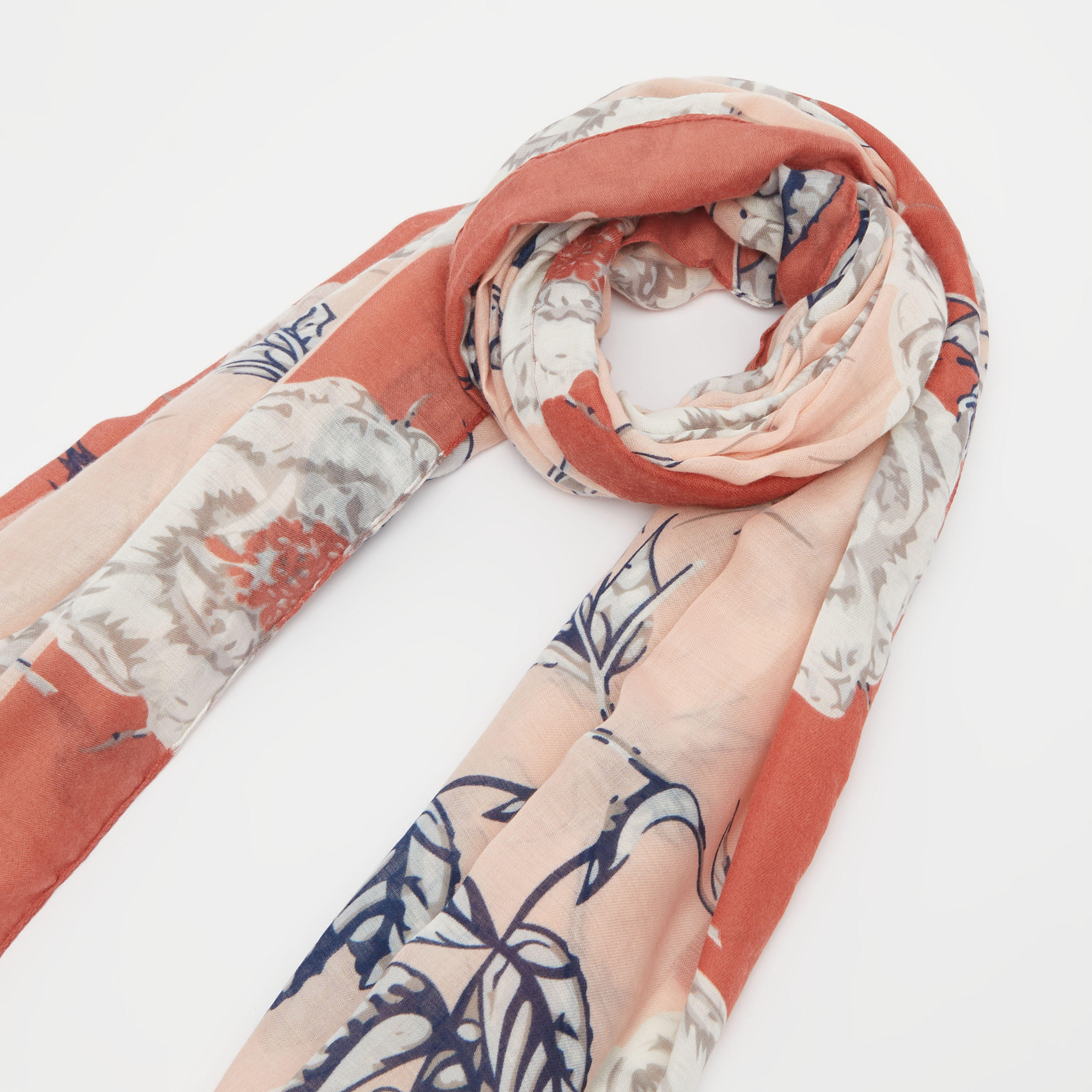 وشاح بطبعات وشراشيب-women-clothingaccessories-scarves-image-3