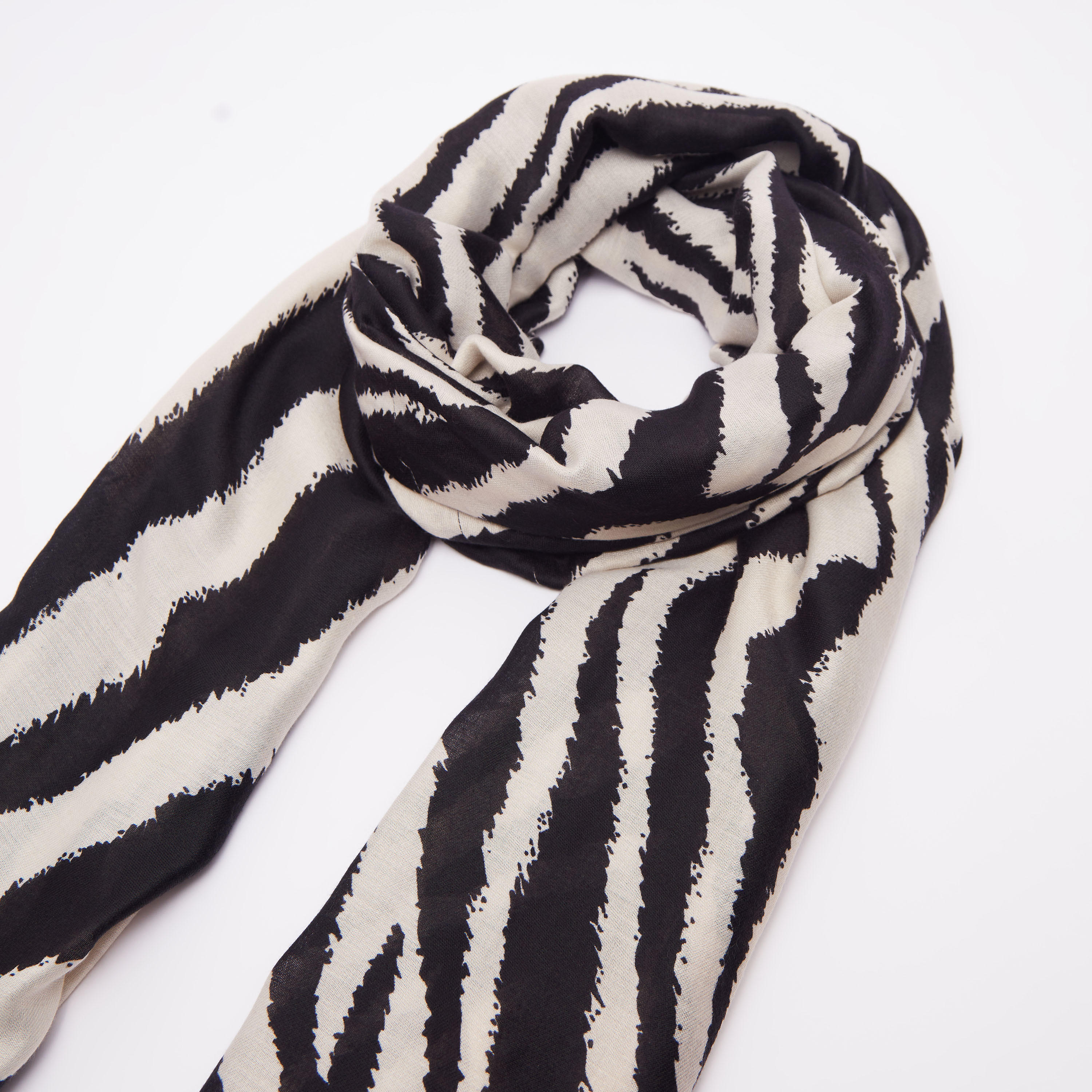 وشاح بطبعات حيوانات-women-clothingaccessories-scarves-image-1