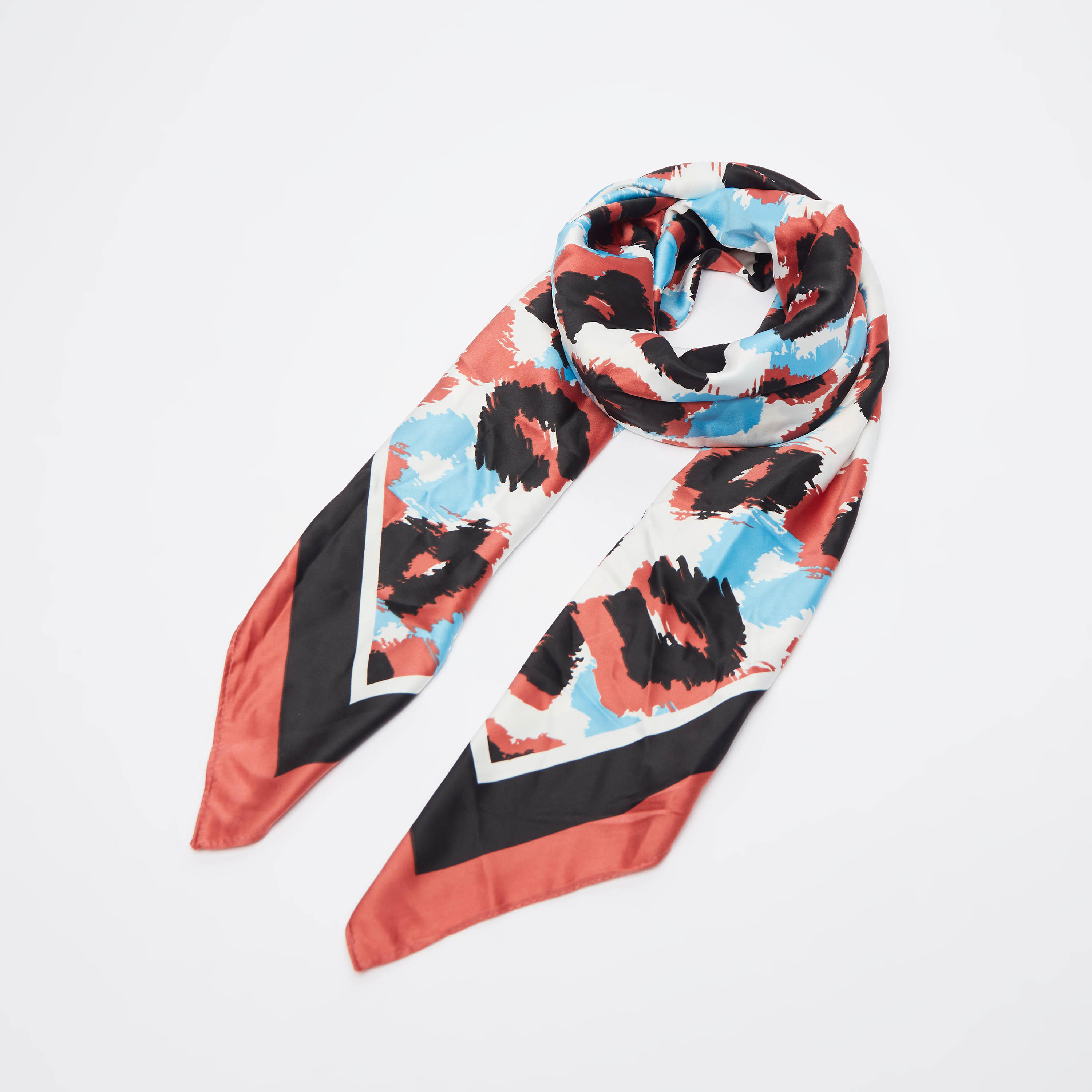 وشاح بطبعات-women-clothingaccessories-scarves-image-1