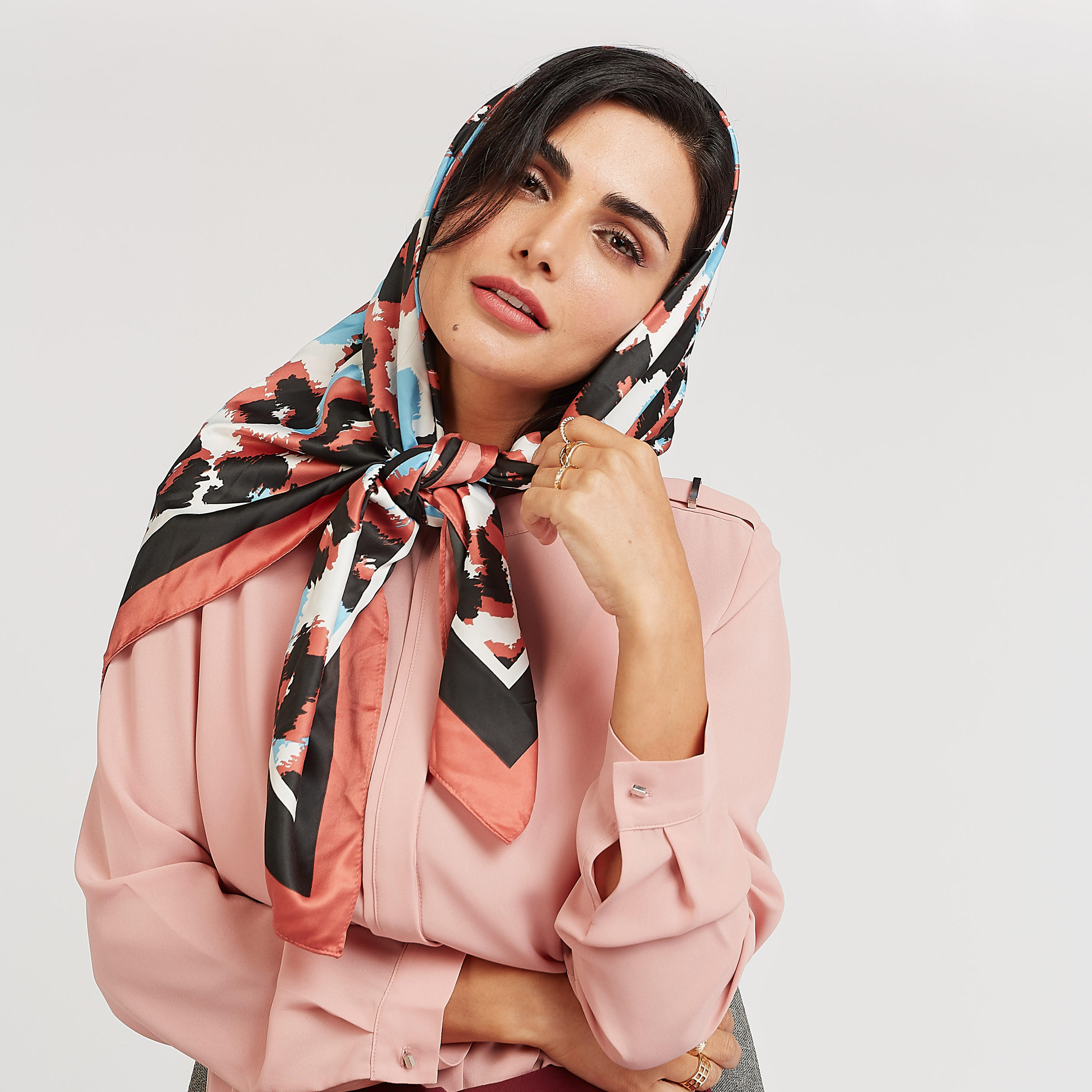 وشاح بطبعات-women-clothingaccessories-scarves-image-2