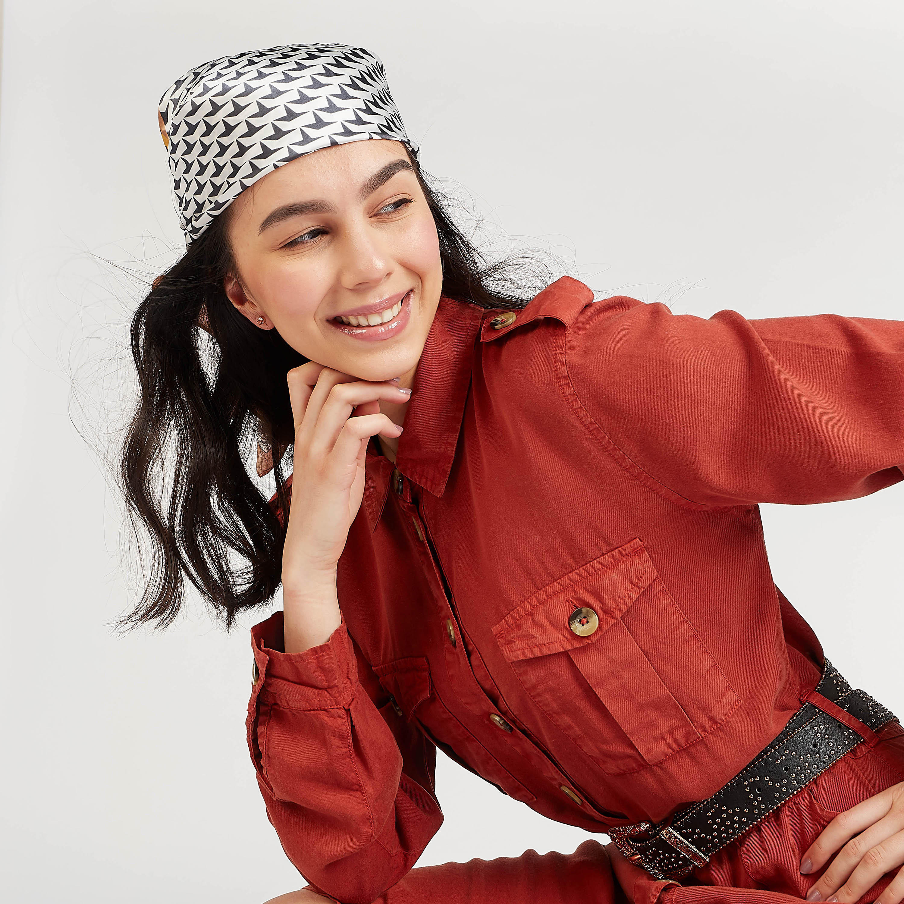 وشاح مستطيلي بطبعات-women-clothingaccessories-scarves-image-2