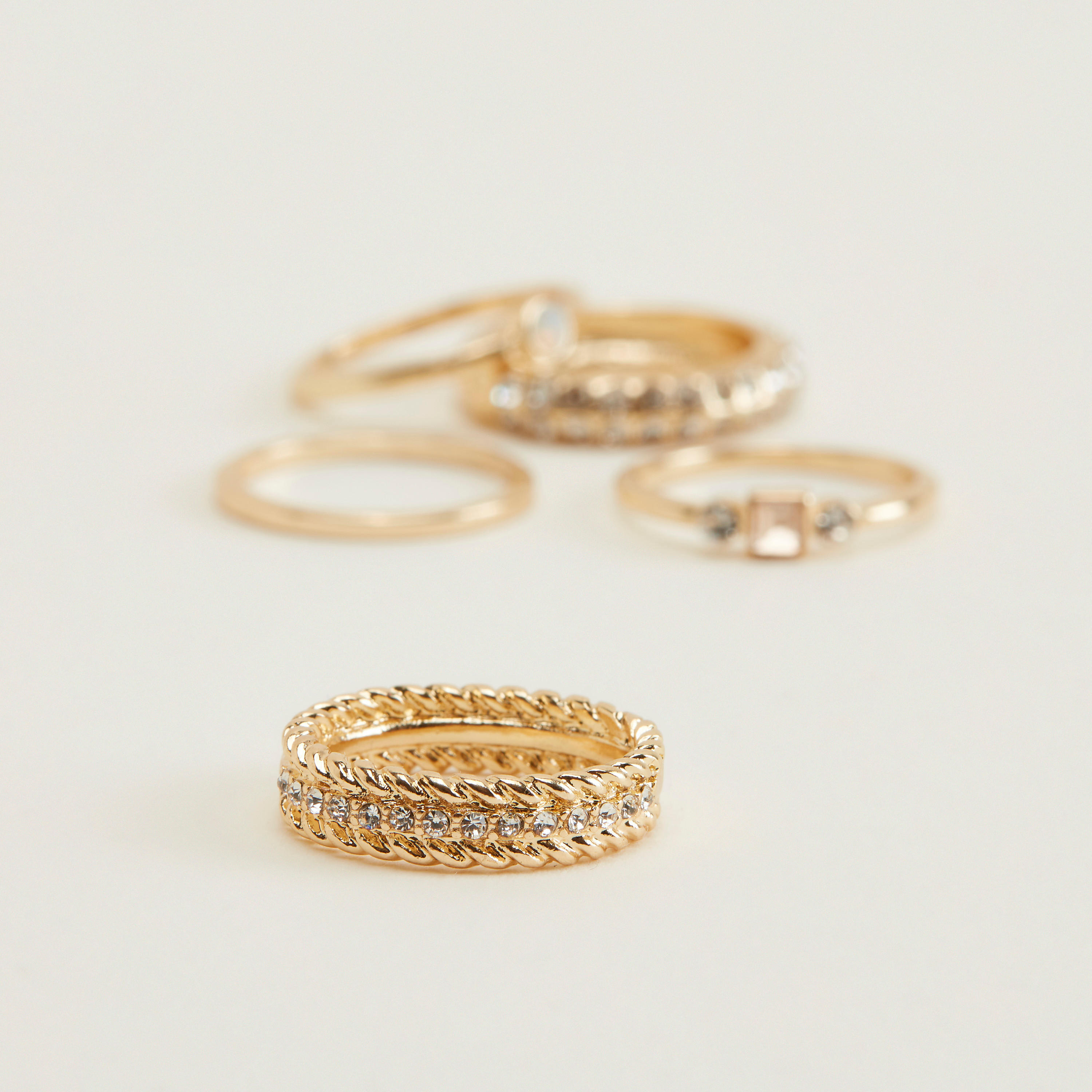 طقم خواتم ميتاليك مزيّنة متنوّعة - 5 قطع-women-watchesandjewellery-jewellery-rings-image-2