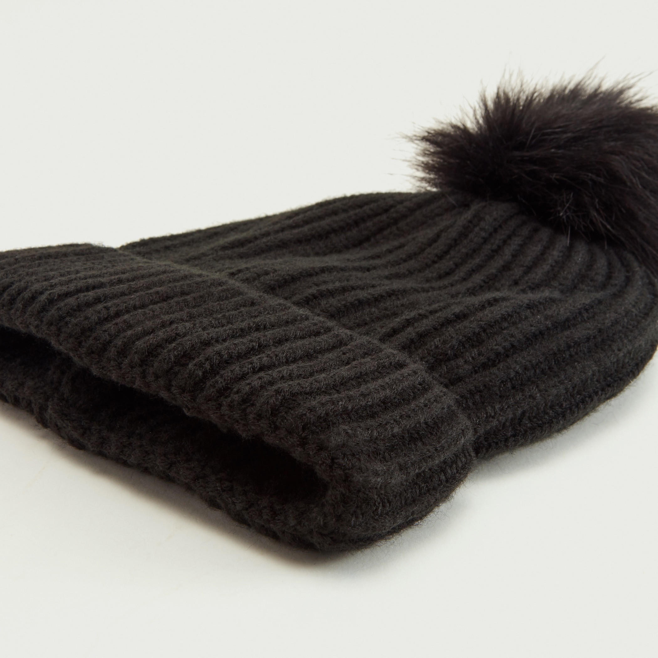 قبّعة بيني بارزة الملمس بأطراف مطّاطيّة وتفاصيل مزخرفة-women-clothingaccessories-capsandhats-image-4