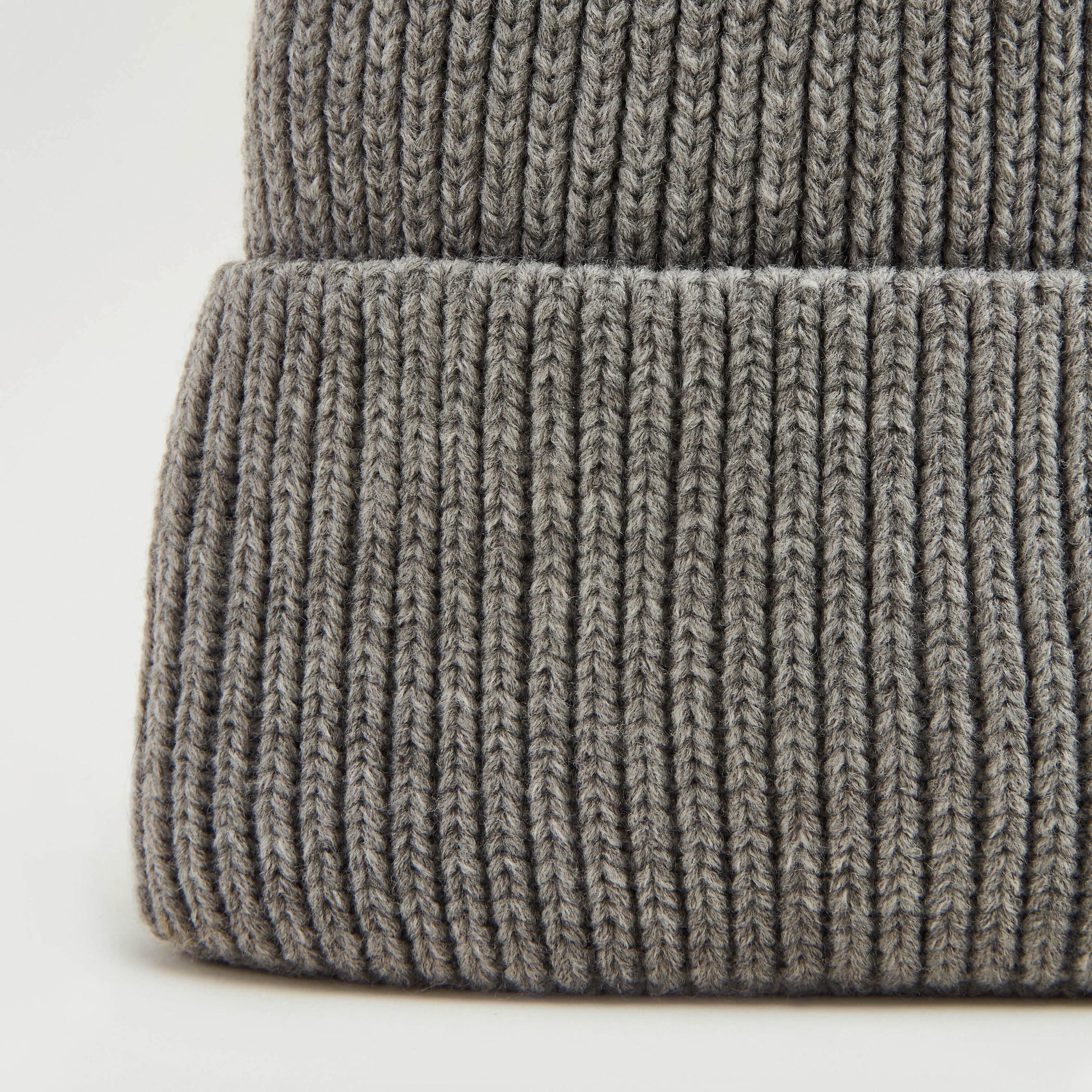 قبّعة بيني بارزة الملمس بأطراف مطّاطيّة-women-clothingaccessories-capsandhats-image-3
