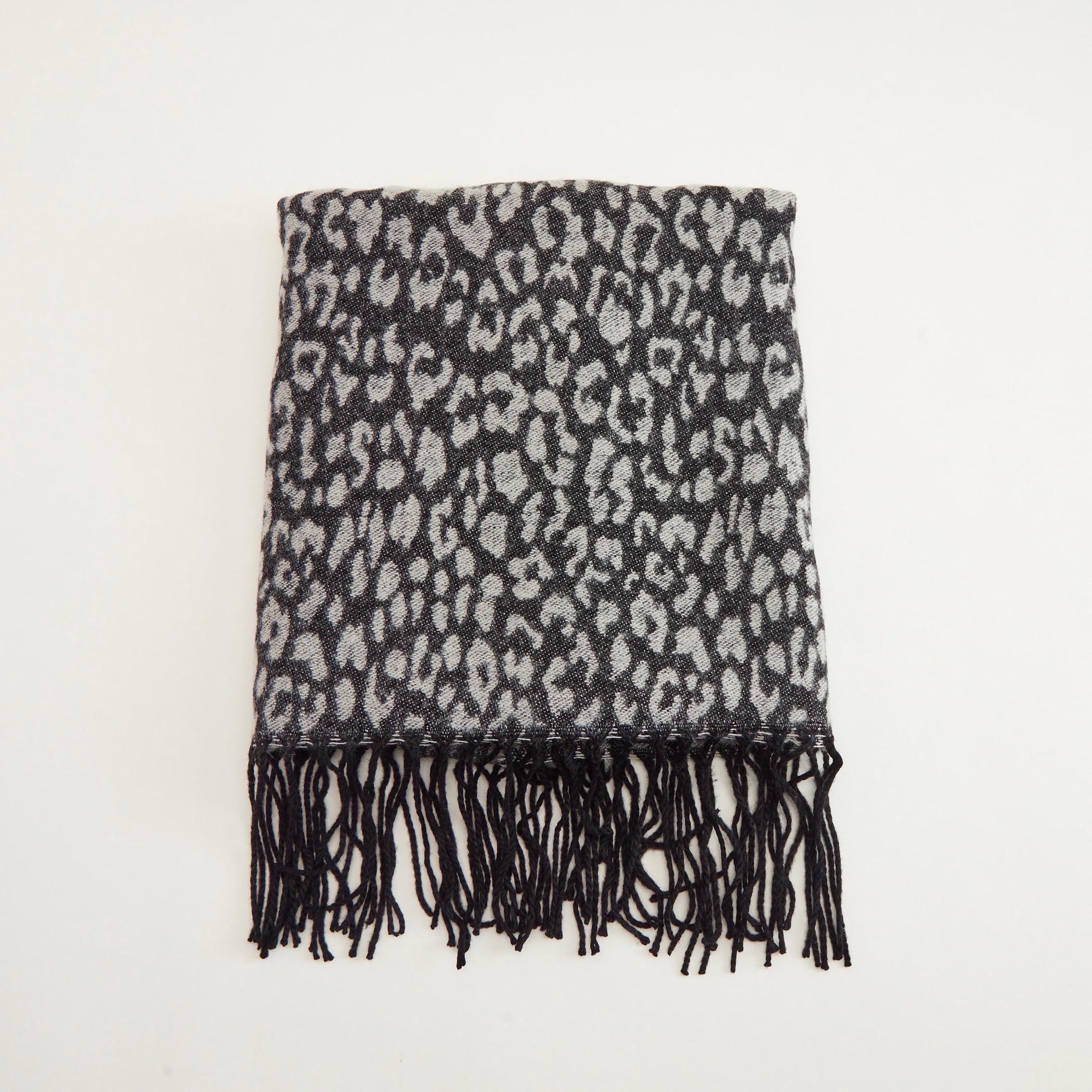 وشاح بطبعات فهد-women-clothingaccessories-scarves-image-3