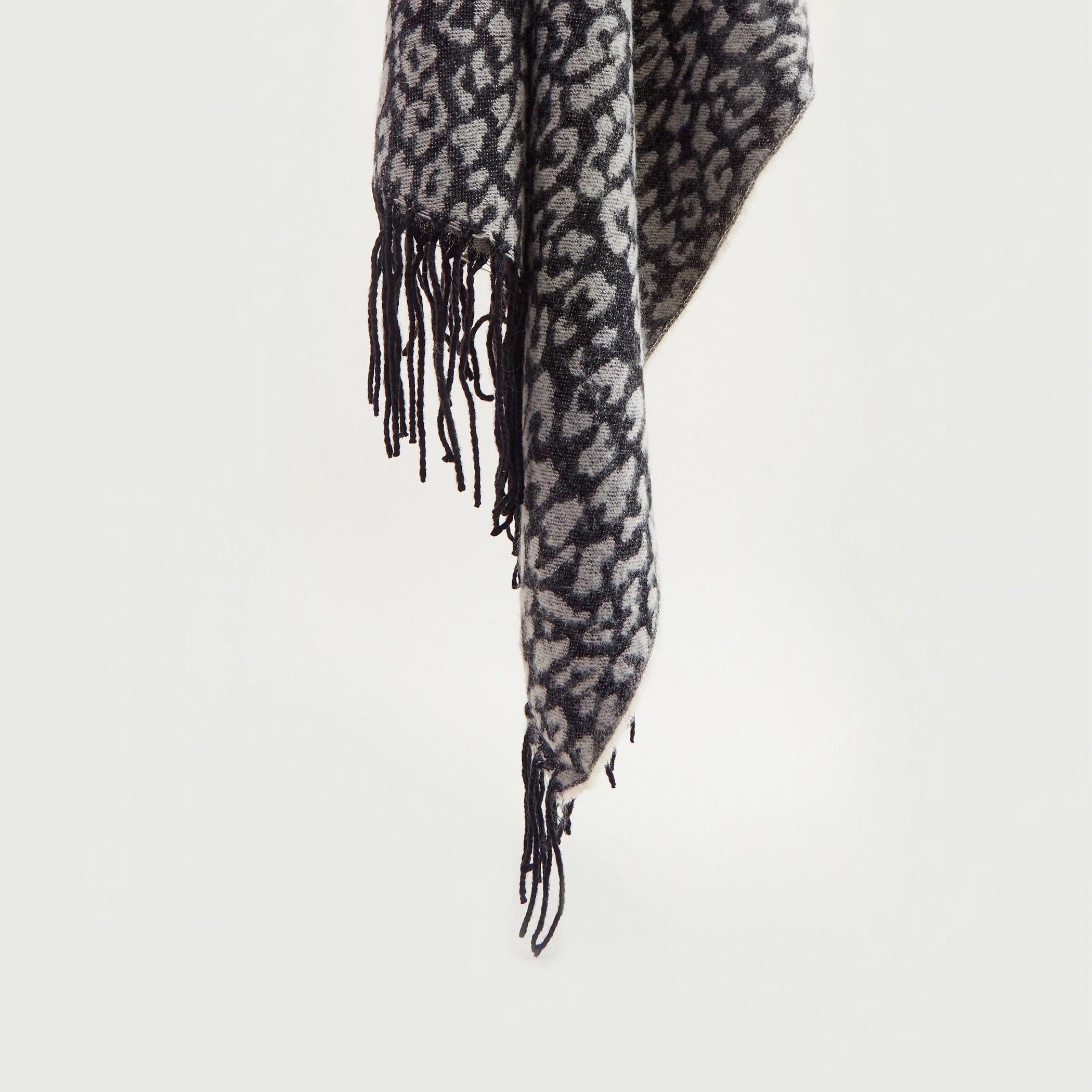 وشاح بطبعات فهد-women-clothingaccessories-scarves-image-1