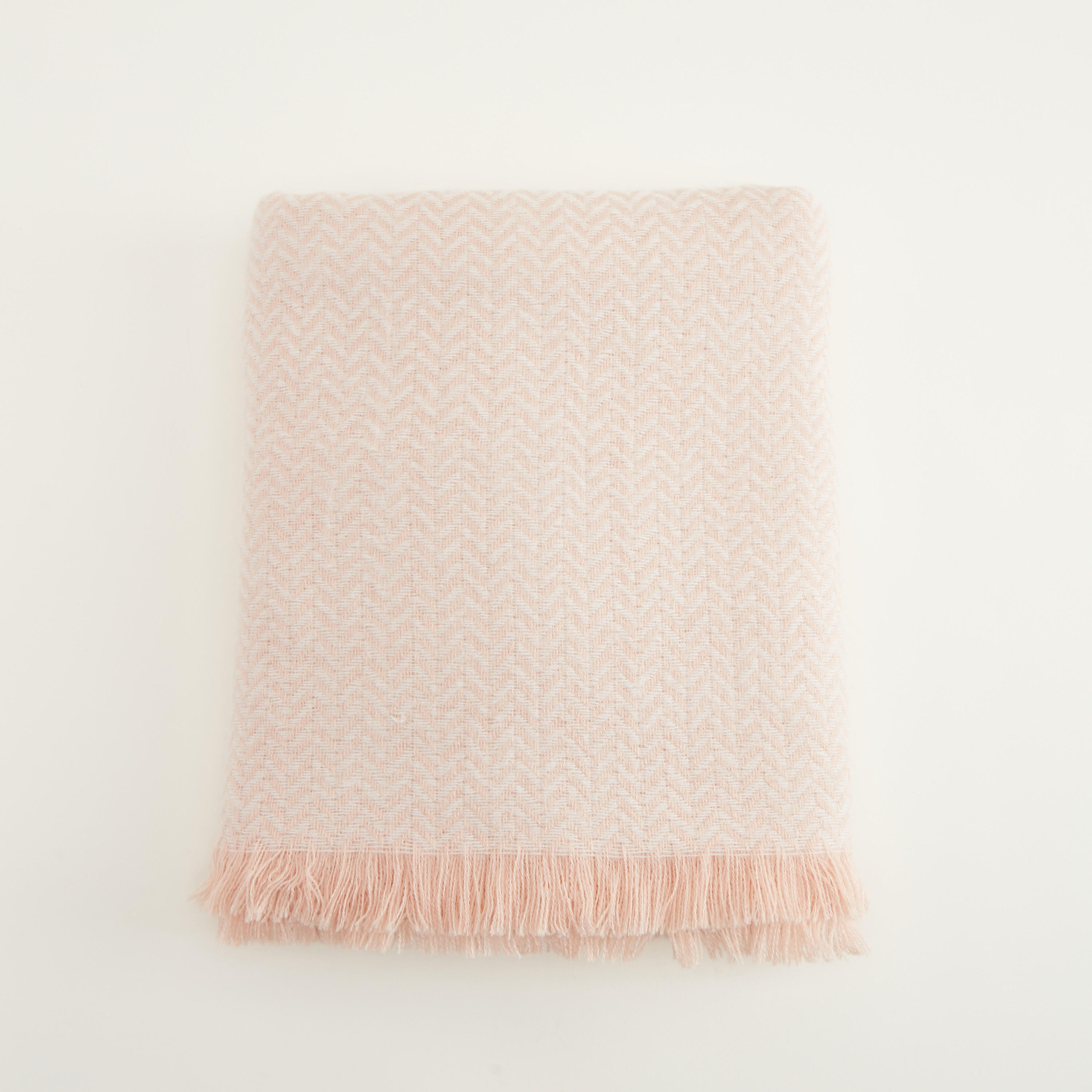 وشاح بتفاصيل متعرجة بارز الملمس وشراشيب-women-clothingaccessories-scarves-image-3