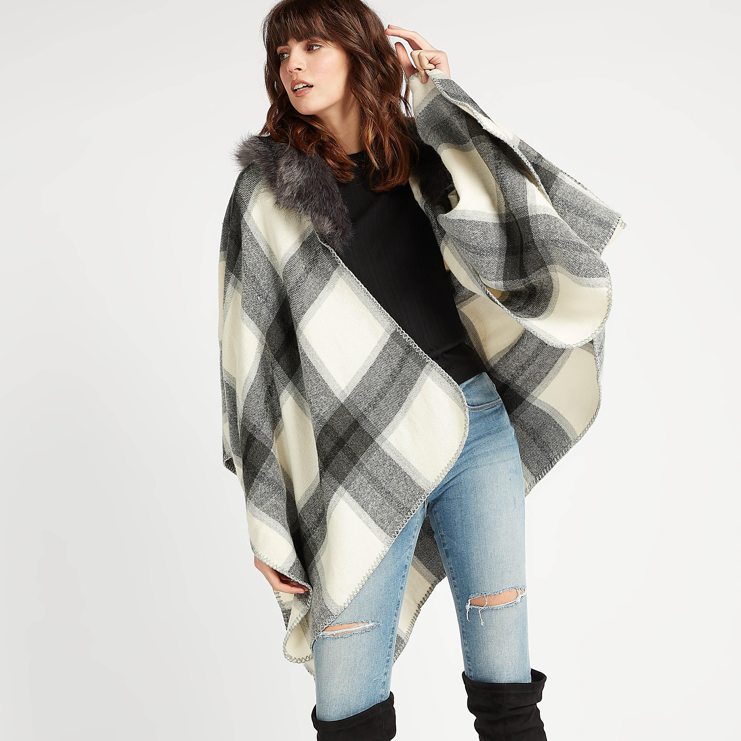 بونشو كاروهات بياقة بتقليم فرو-women-winterwear-cardigansandjumpers-cardigans-image-1