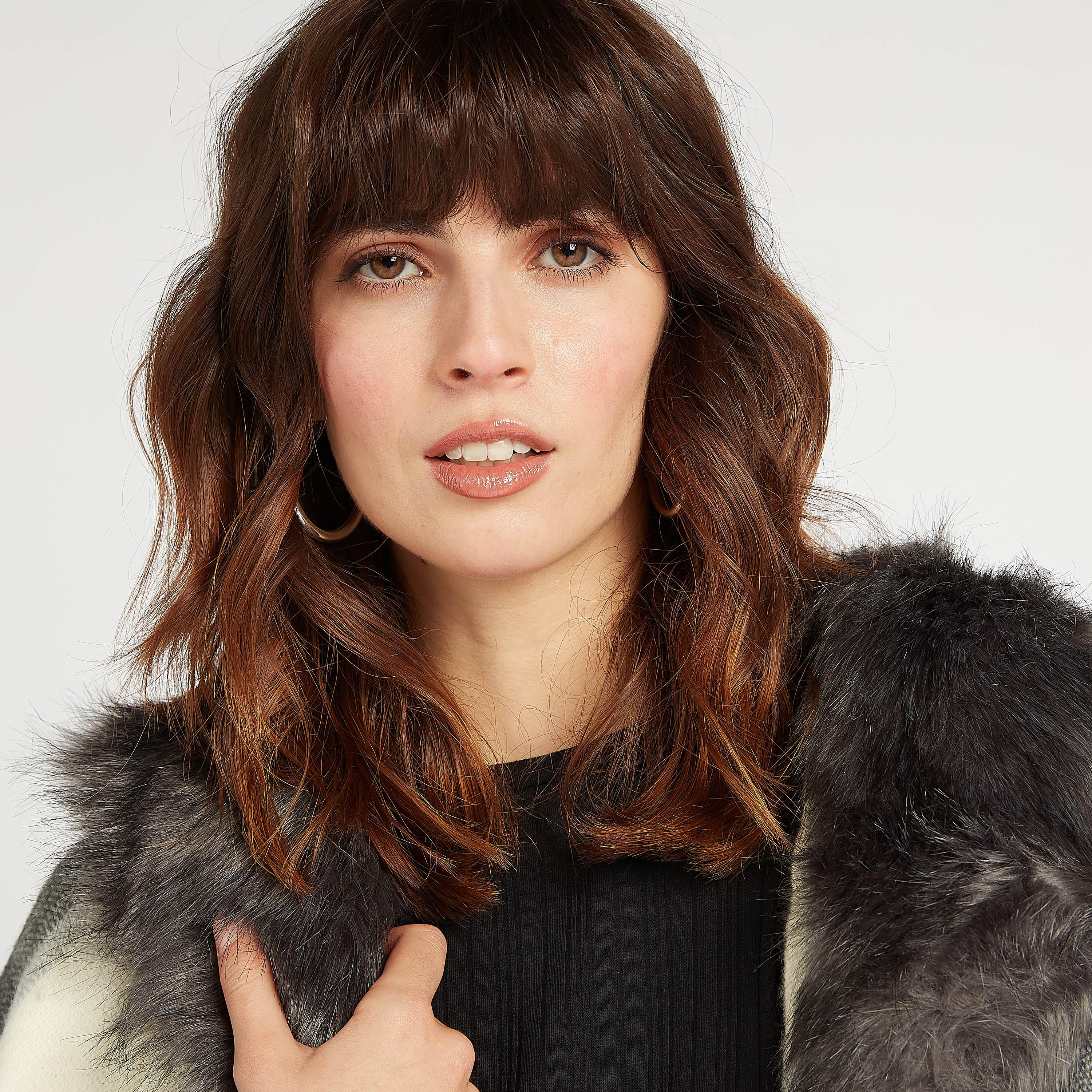 بونشو كاروهات بياقة بتقليم فرو-women-winterwear-cardigansandjumpers-cardigans-image-6