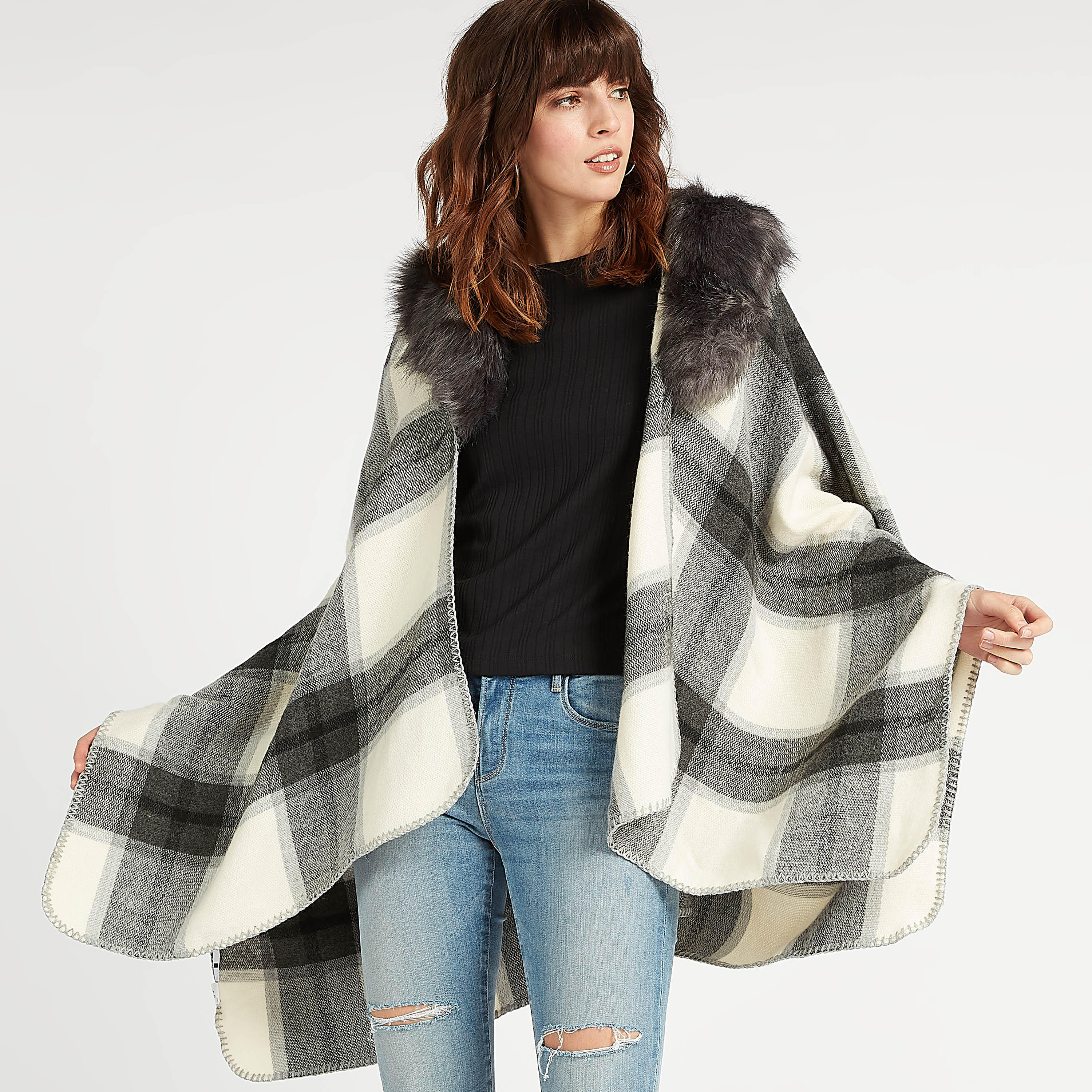 بونشو كاروهات بياقة بتقليم فرو-women-winterwear-cardigansandjumpers-cardigans-image-8