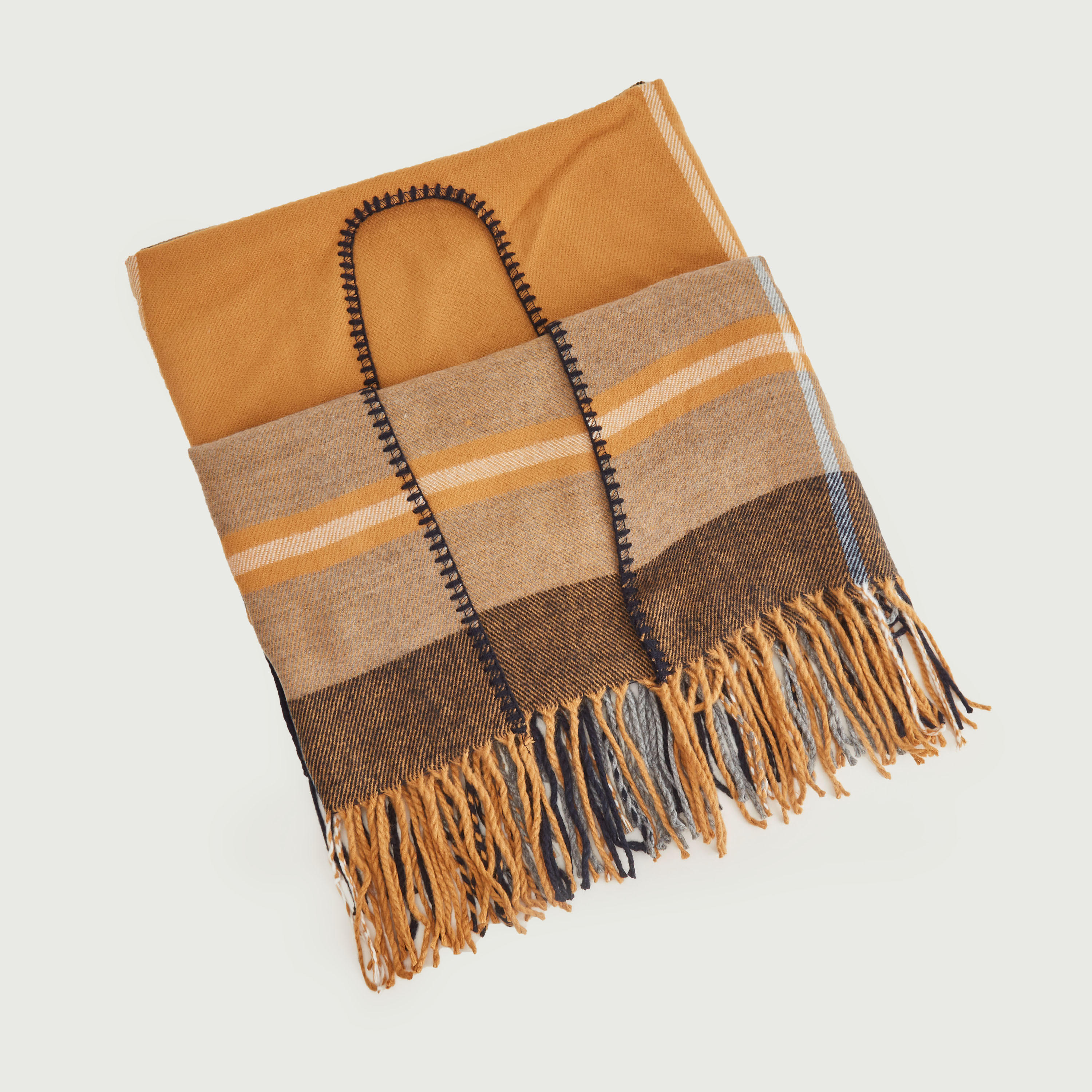 بونشو مربعات بشراشيب مع تفاصيل غرز بطّانيّة-women-clothingaccessories-scarves-image-4