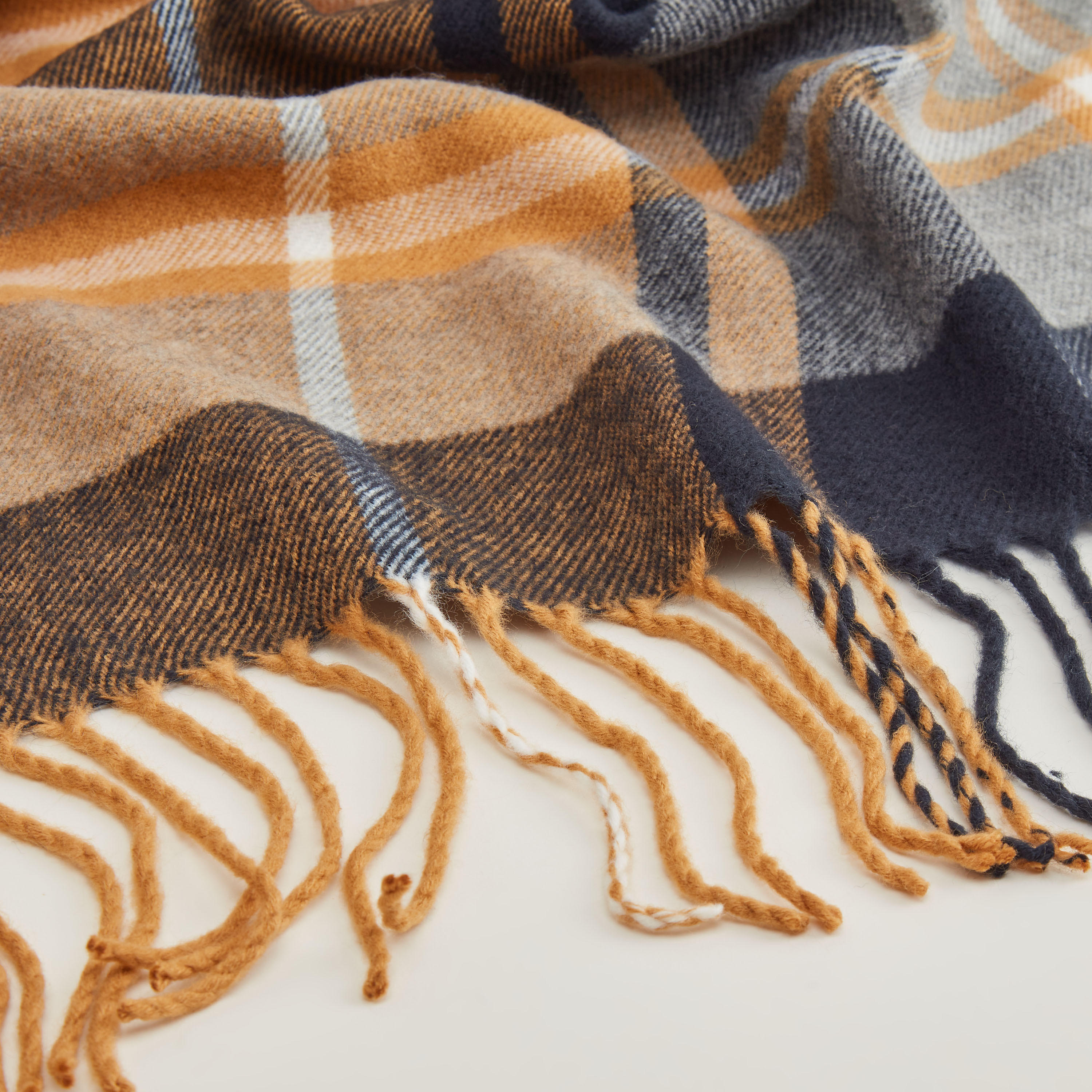 بونشو مربعات بشراشيب مع تفاصيل غرز بطّانيّة-women-clothingaccessories-scarves-image-3