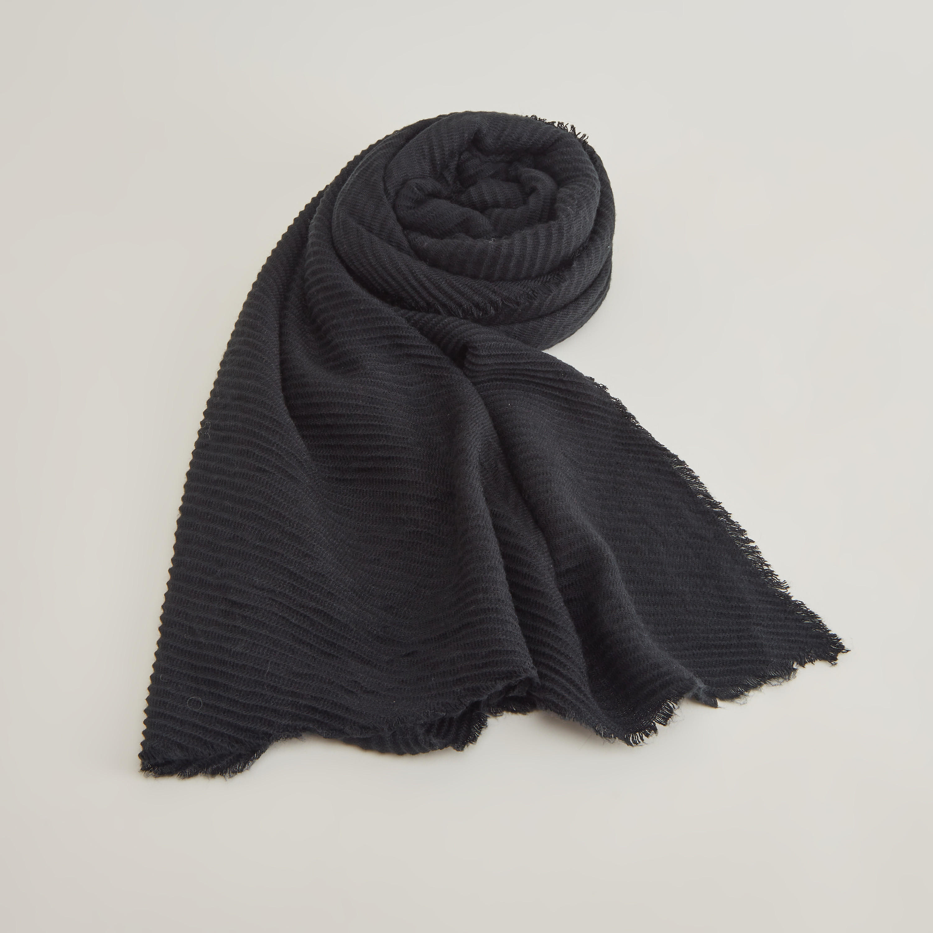 وشاح بثنايا مع حواف بشراشيب-women-clothingaccessories-scarves-image-2