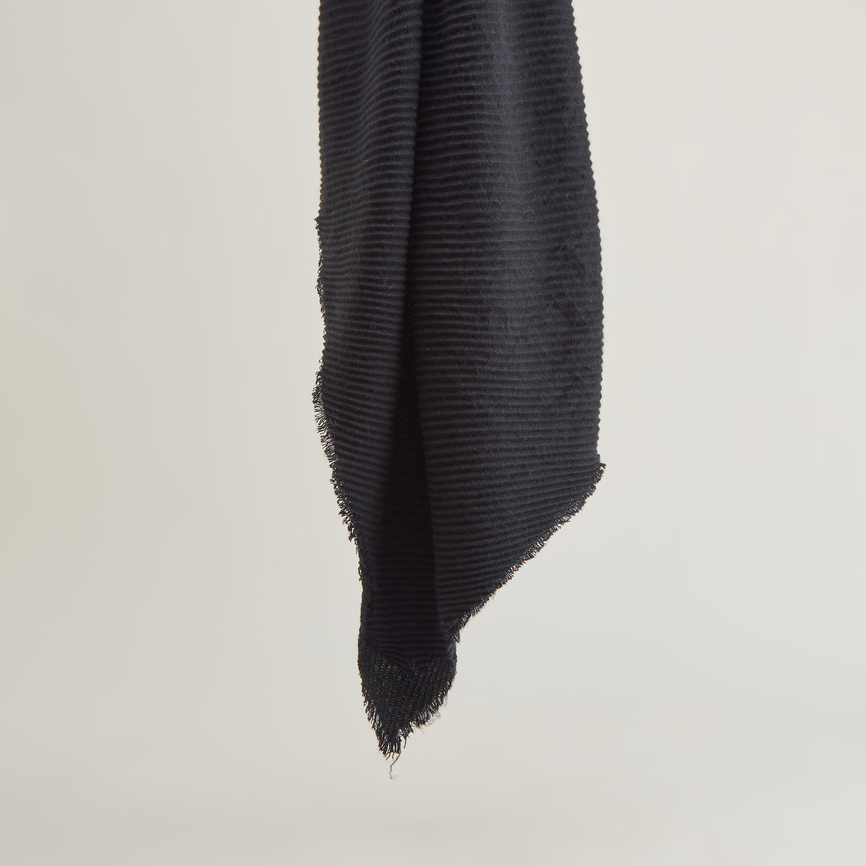 وشاح بثنايا مع حواف بشراشيب-women-clothingaccessories-scarves-image-4