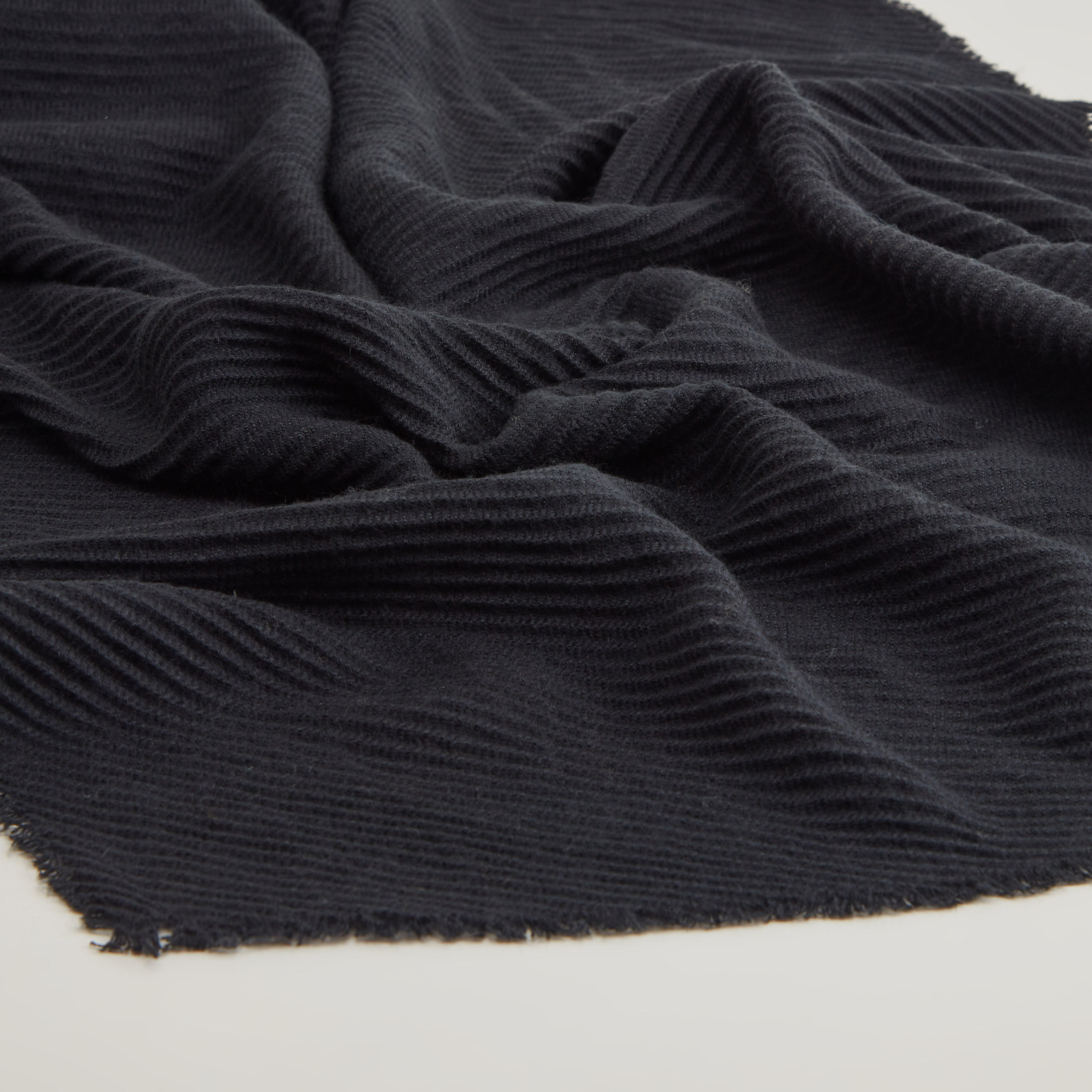وشاح بثنايا مع حواف بشراشيب-women-clothingaccessories-scarves-image-1