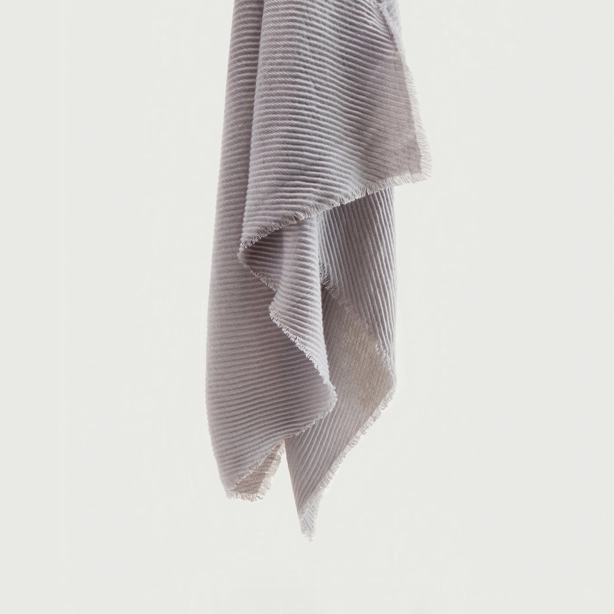 وشاح بثنايا مع حواف بشراشيب-women-clothingaccessories-scarves-image-3