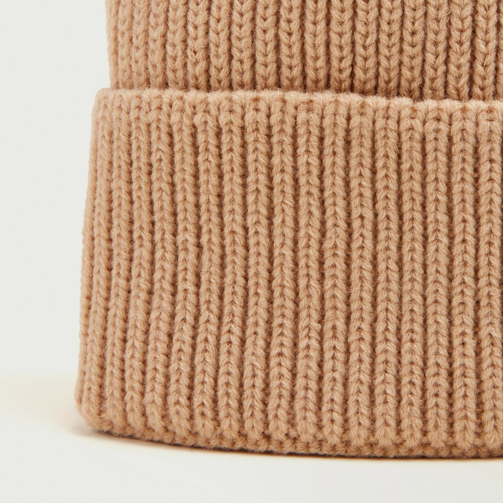 قبّعة بيني بارزة الملمس بأطراف مطّاطيّة-women-clothingaccessories-capsandhats-image-3